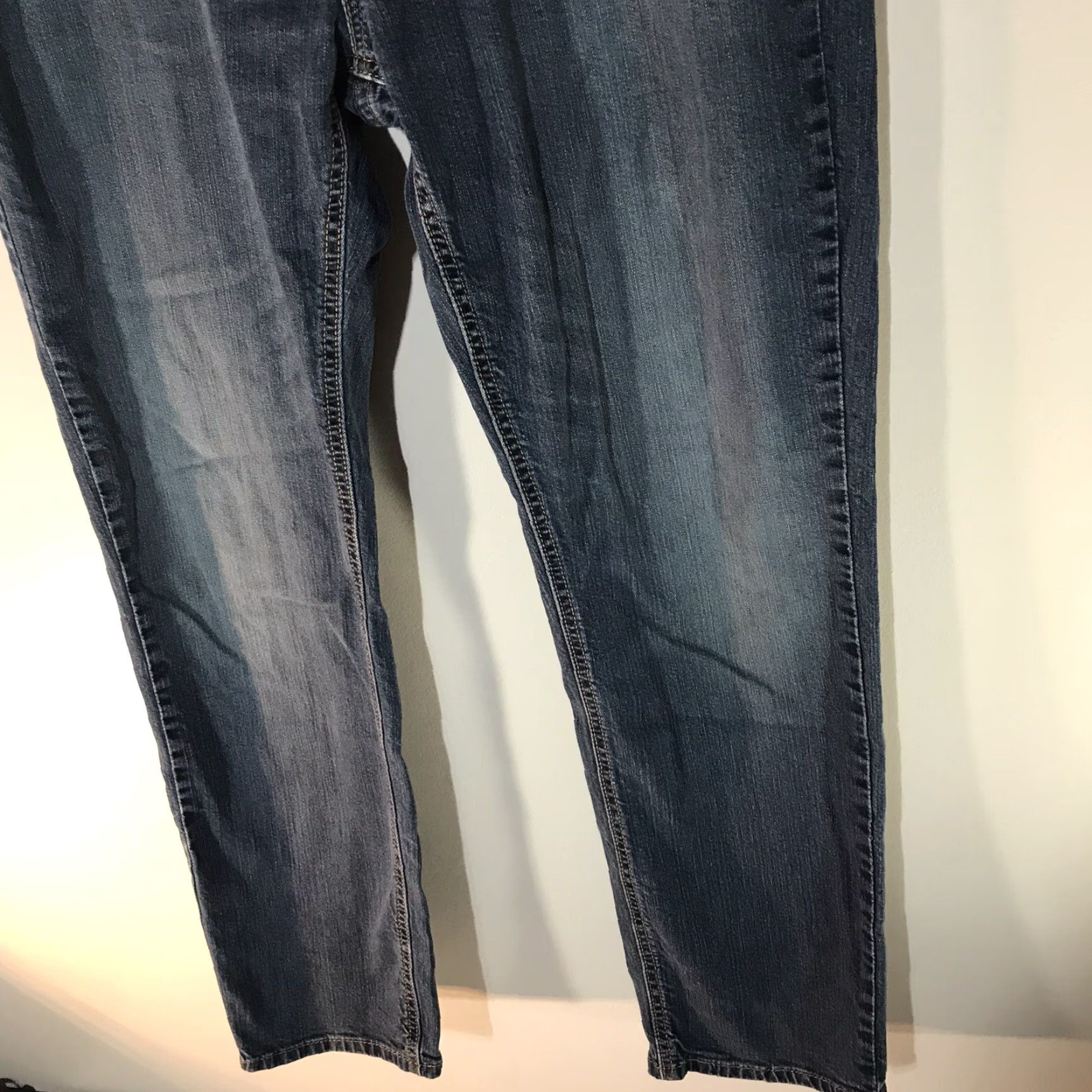 Levi's VINTAGE Levi's 541 Men's Jeans Size 36X32 Straight Fit Blue Denim 90s Logo Casual Size US 36 / EU 52 - 3 Thumbnail