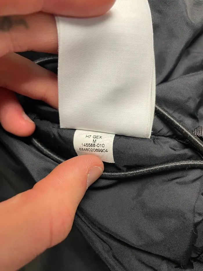 Nike Vintage Nike Big Logo Swoosh 2000s Puffer Jacket Drill Rap Size US M / EU 48-50 / 2 - 13 Thumbnail