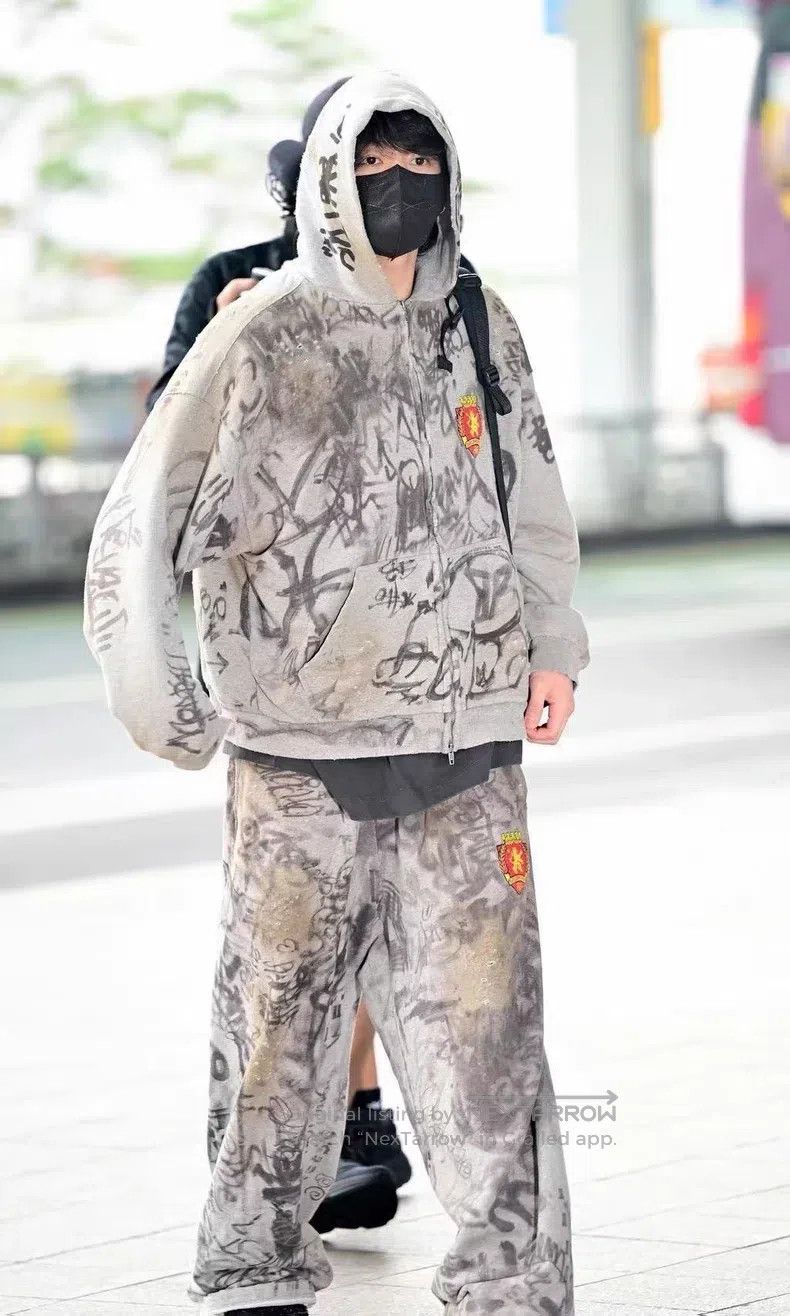 Balenciaga Balenciaga size S Gray Manchester United tie-dye long pant Size US 30 / EU 46 - 7 Thumbnail
