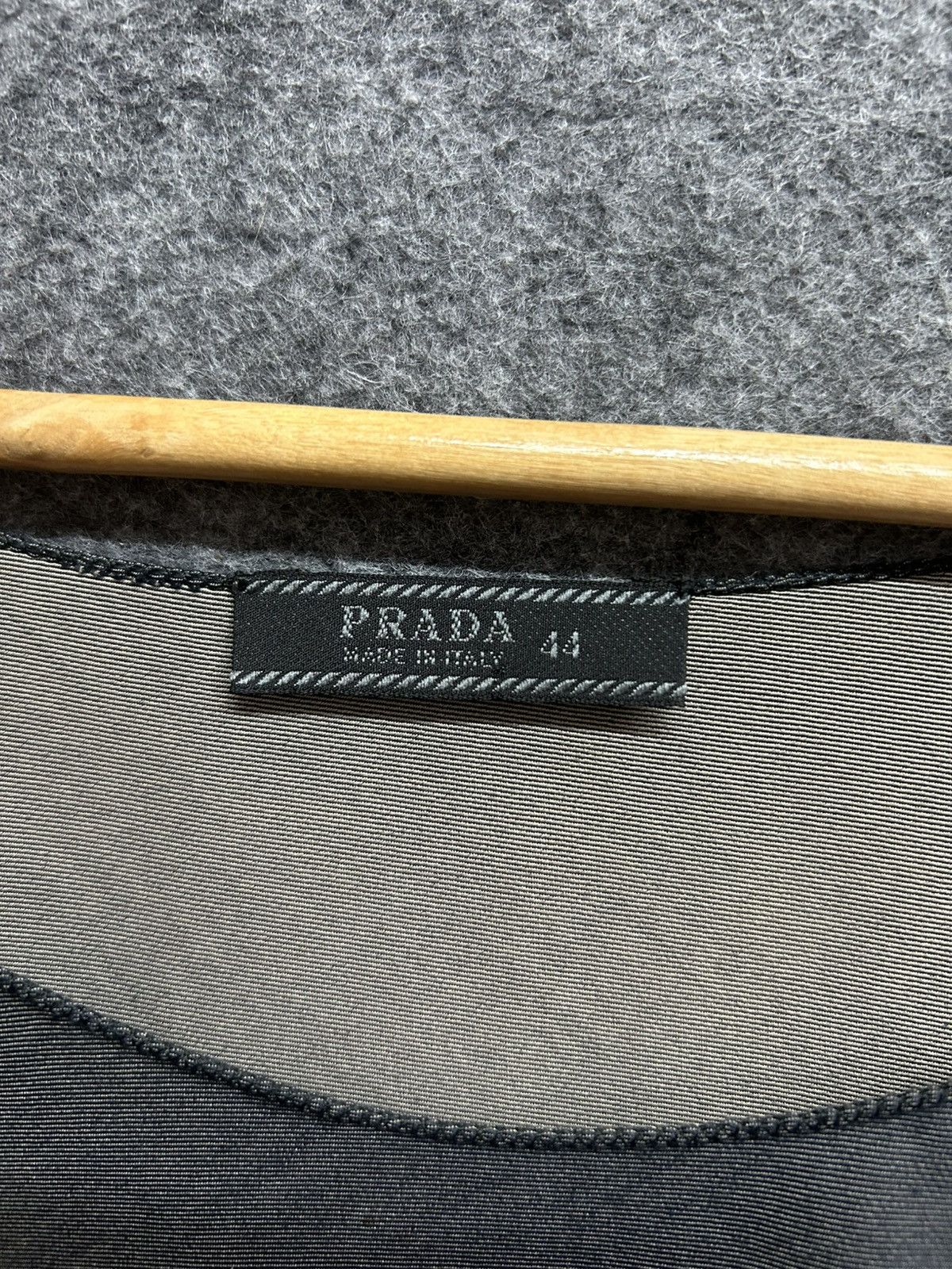 Prada Prada Blouse scoop neck Size M / US 6-8 / IT 42-44 - 3 Thumbnail