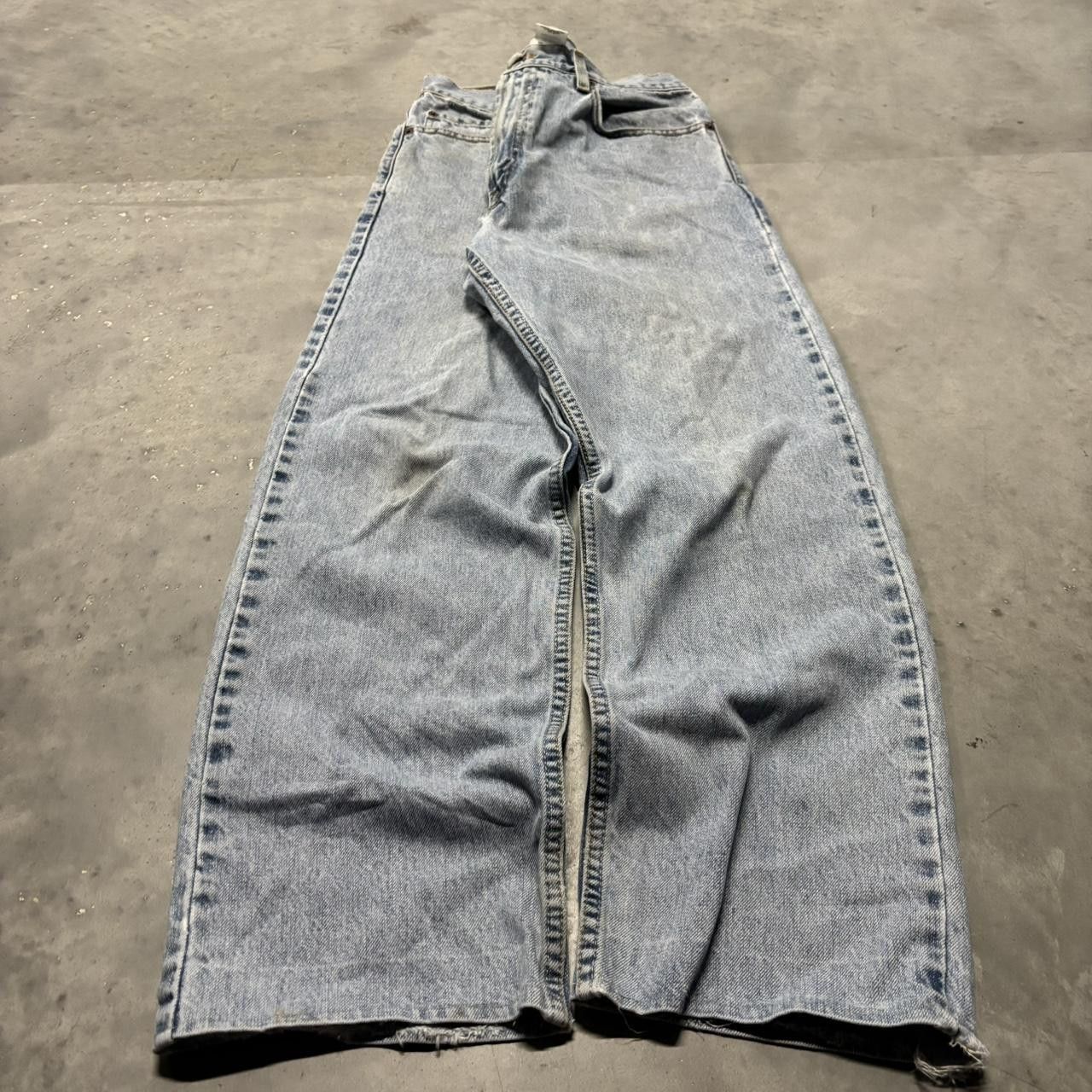 Levi's × Vintage Crazy Vintage Y2K/2000s Levis Light Wash Essential Denim Jeans! Size US 32 / EU 48 - 3 Thumbnail