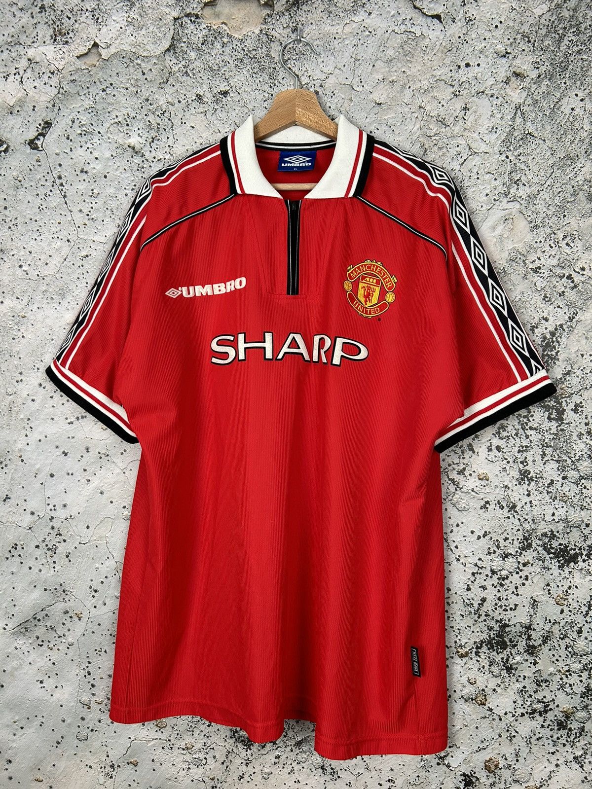 Vintage Vintage Manchester United 1999 Rare Soccer Jersey Umbro 90s Size US XL / EU 56 / 4 - 1 Thumbnail