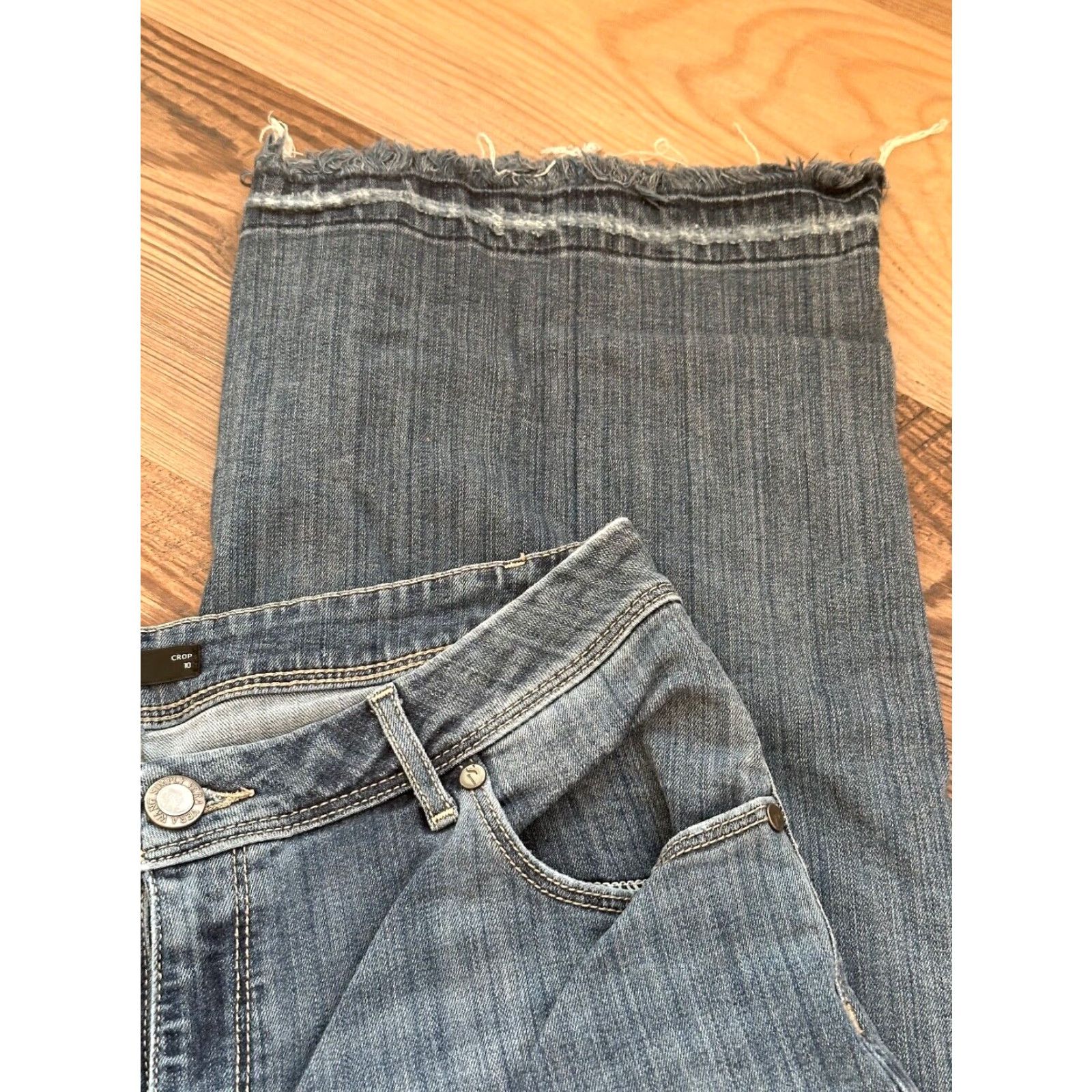 Vintage SIMPLY VERA WANG Women's Cropped Distressed Jeans Size 10 Blue Medium Wash Size 32" / US 10 / IT 46 - 2 Thumbnail
