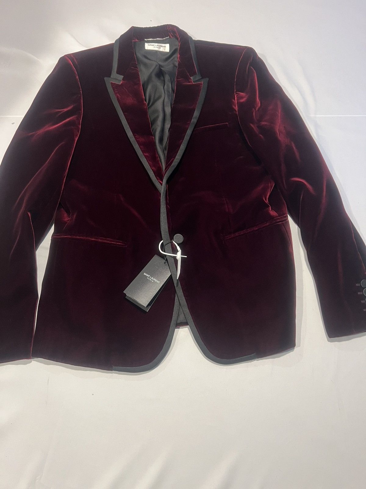 Saint Laurent Paris Saint Laurent velvet Blazer. 38/48. $3290 Size 38R - 1 Thumbnail