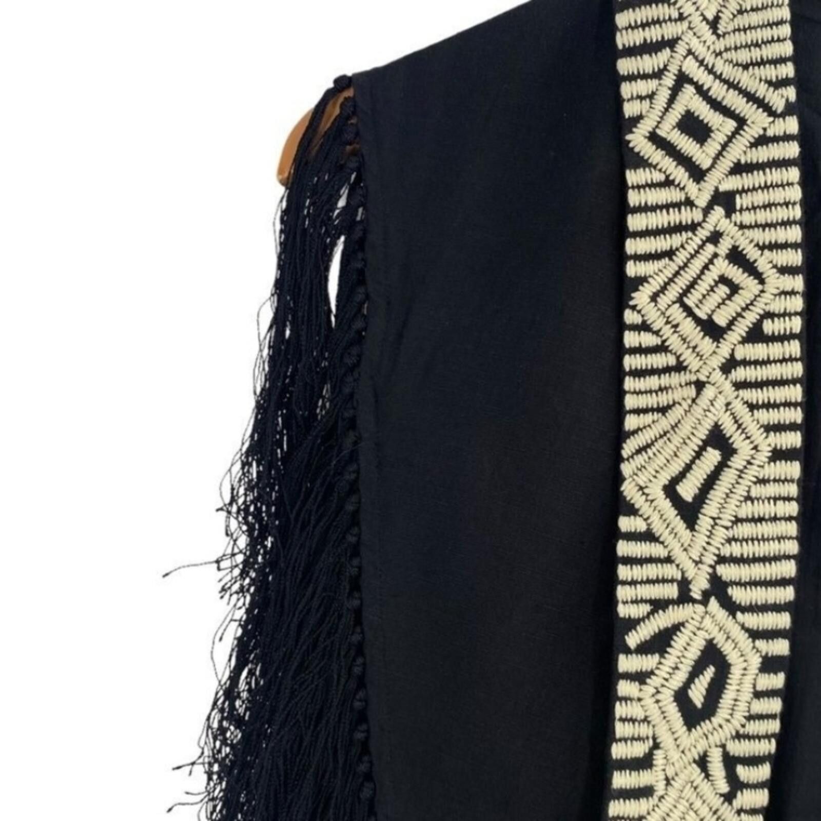 French Connection French Connection Fringe Poncho Coastal Cowgirl Minimal Sz 6 Size M / US 6-8 / IT 42-44 - 3 Thumbnail