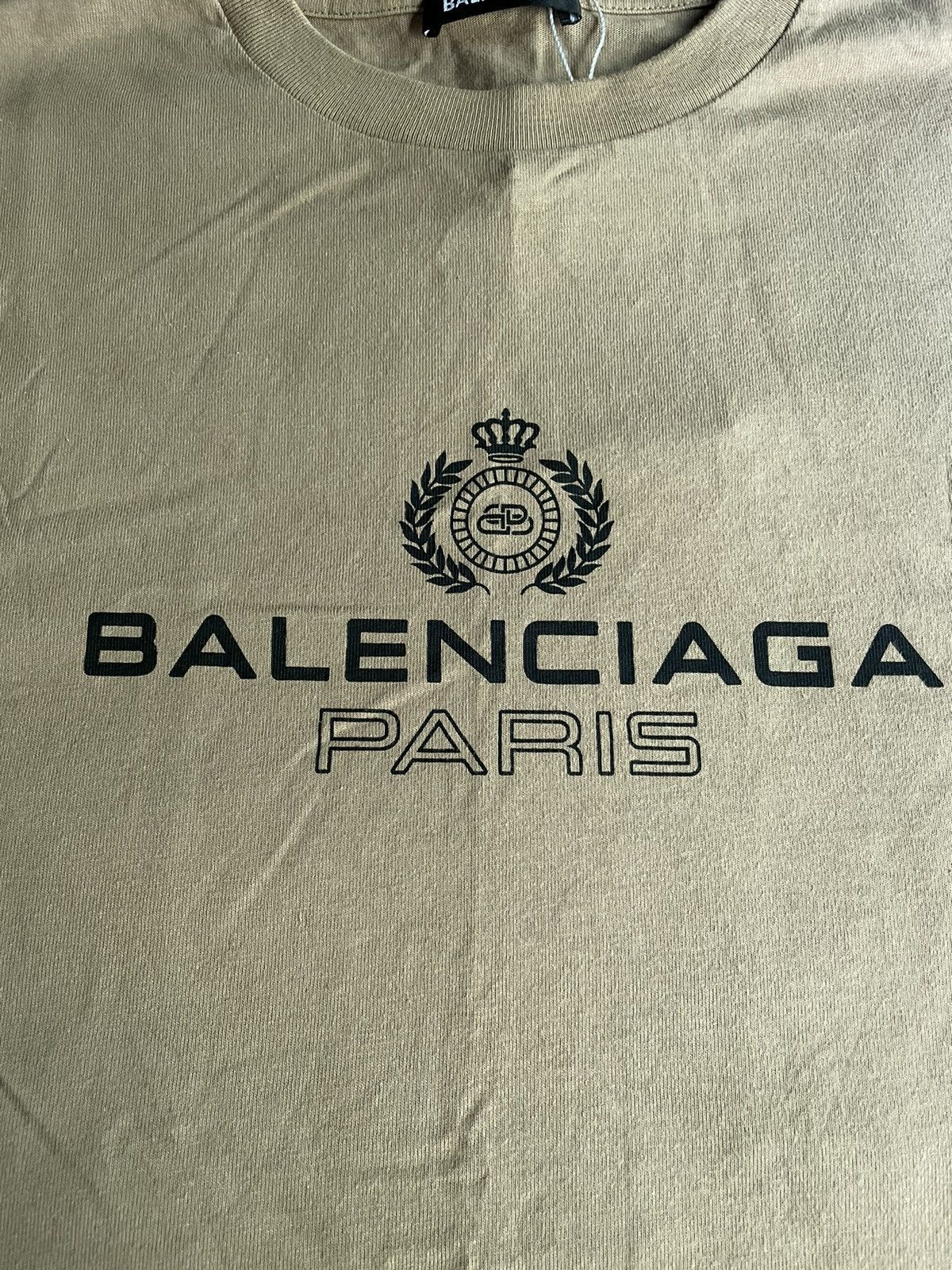 Balenciaga Balenciaga Beige Crest Logo T Shirt Size US S / EU 44-46 / 1 - 2 Thumbnail
