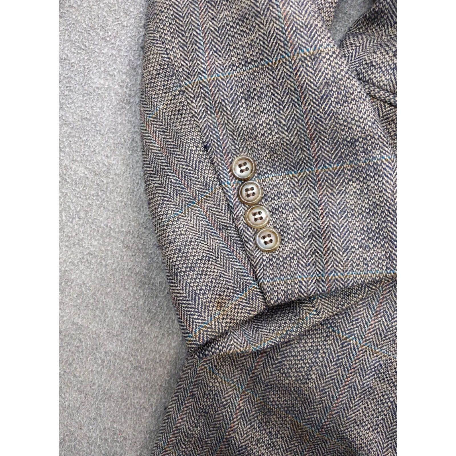 Stafford VINTAGE Stafford Sport Coat Mens 46L Gray Wool Herringbone Tweed Notch Lapel 2-Button Long Blazer 90s USA Mens Size 46R - 3 Thumbnail