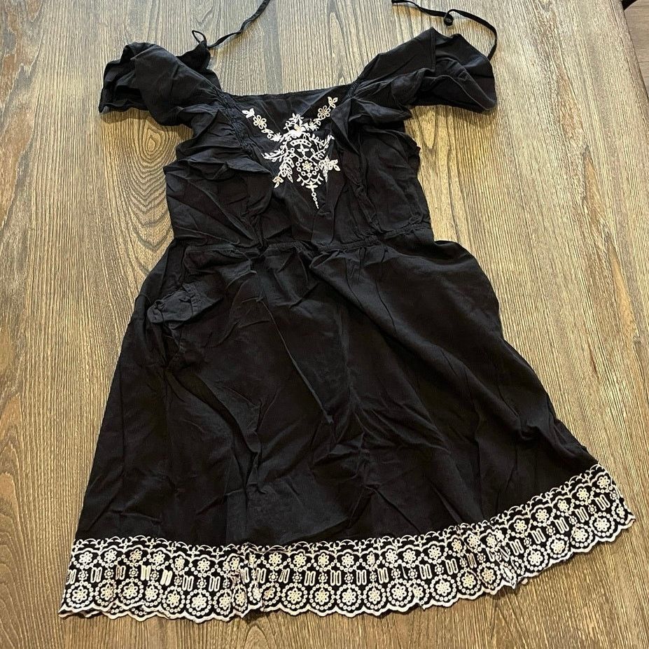 Old Navy Old Navy Mini Dress Embroidered Flutter Sleeve Black Size L Size L / US 10 / IT 46 - 1 Thumbnail