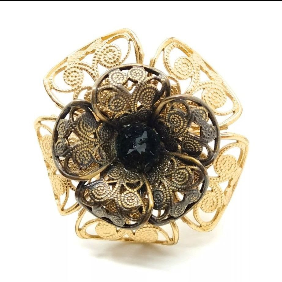 Chanel CHANEL Gold Ring CC Camellia Flower Black Crystals Size 6 US Size ONE SIZE - 3 Thumbnail