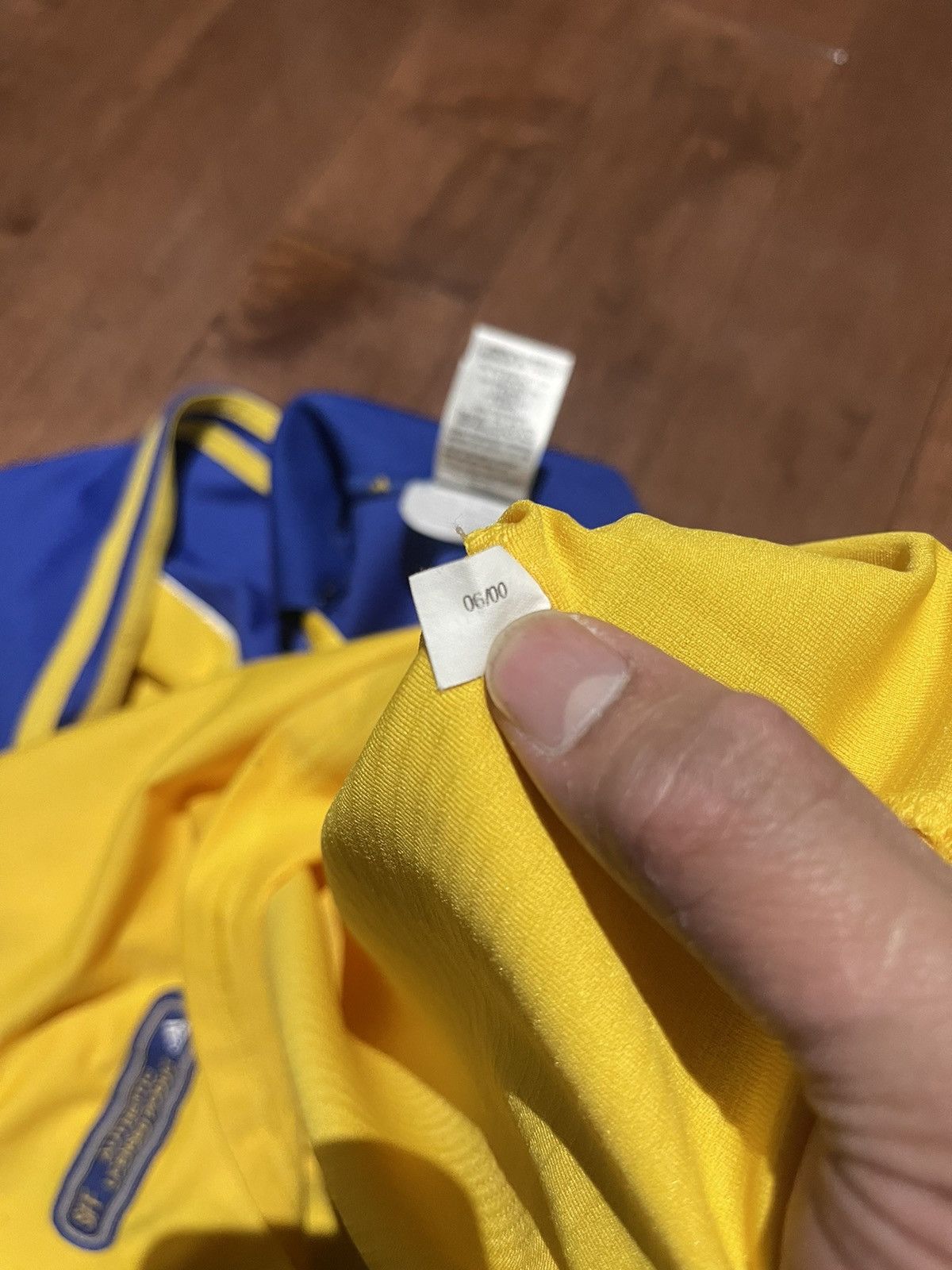 Adidas Adidas 2000/2001 Sweden Home Football Kit Size US L / EU 52-54 / 3 - 10 Thumbnail