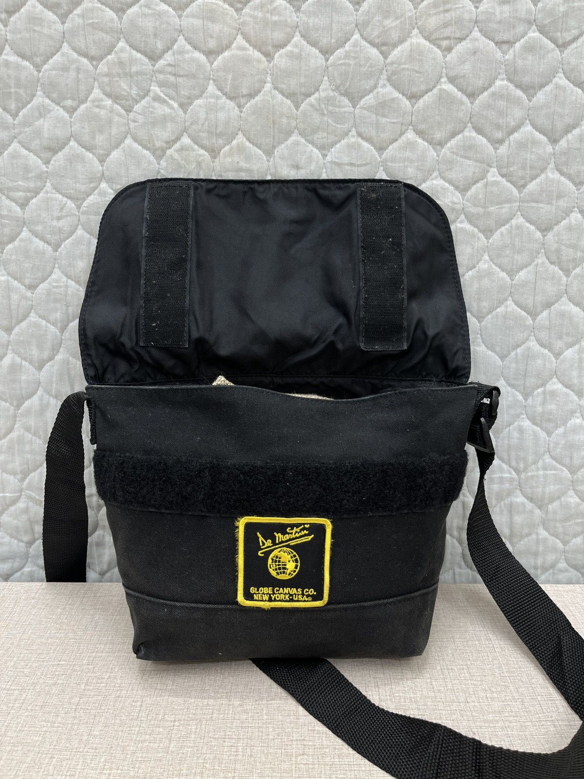 BEAMS GOTHAM CITY SLING BAG