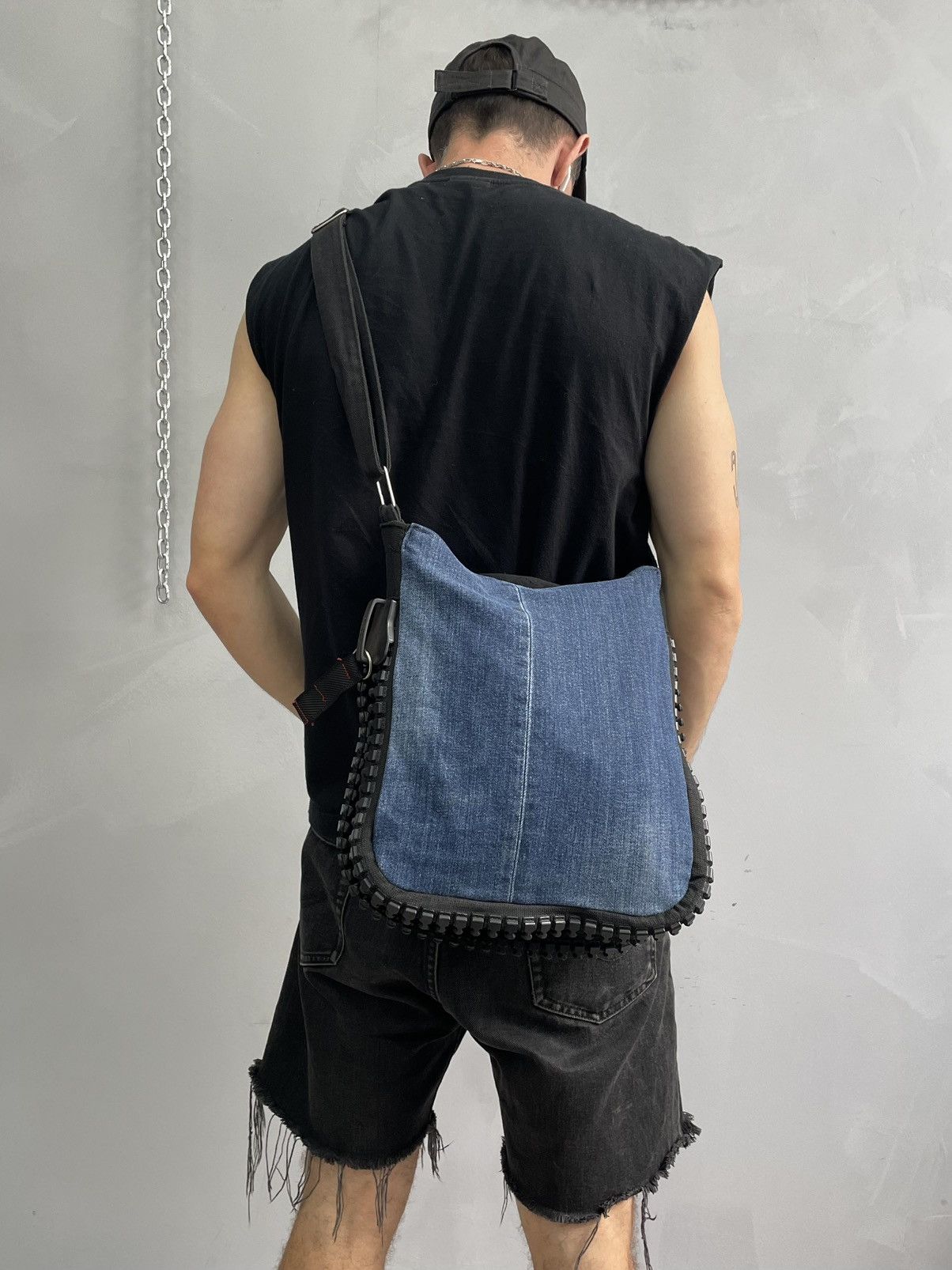 バッグ OLD DIESEL leather messenger bag black OLD DIESEL leather messenger bag black