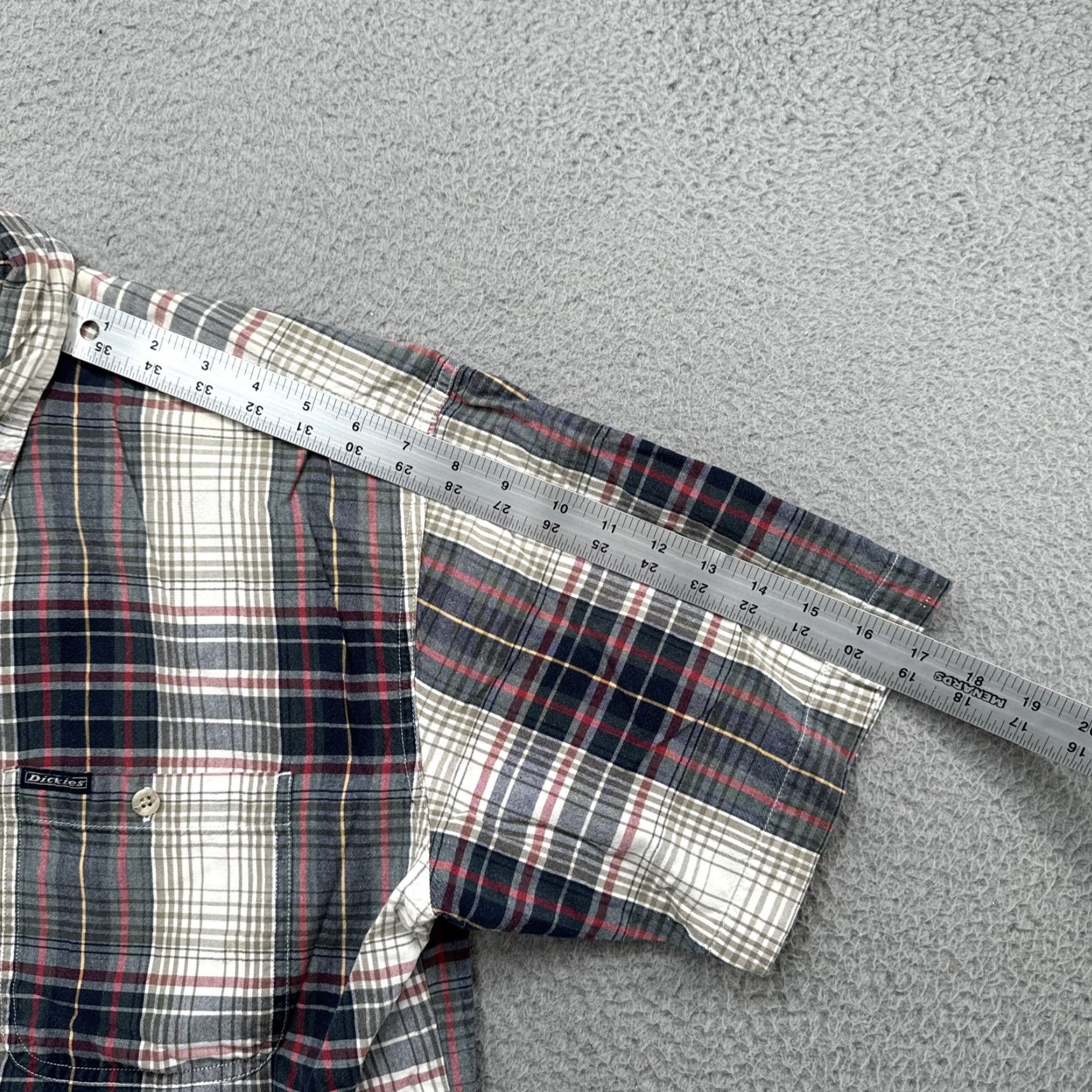 Dickies Vintage Dickies Men’s Large Plaid Short Sleeve Button-Up Shirt User: Vintage Dickies Men’s Large Plaid Short Sleeve Button-Up Shirt Size US L / EU 52-54 / 3 - 5 Thumbnail