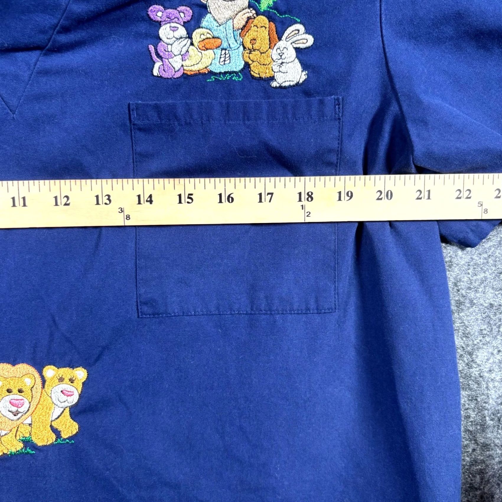 Vintage SB Scrubs Top Unisex M Blue Polyester Cartoon Embroidery Medical Nursing Uniform Size US M / EU 48-50 / 2 - 2 Thumbnail