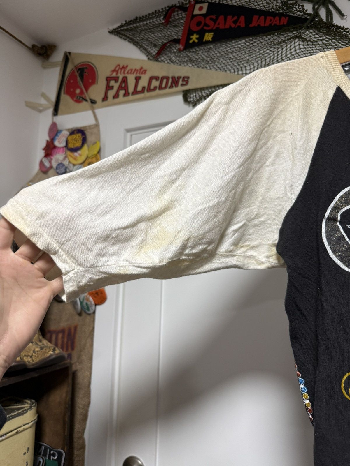 Vintage Super rare 1980 Queen Play The Game Tour raglan shirt Size US L / EU 52-54 / 3 - 5 Thumbnail