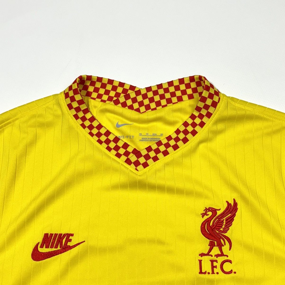 Nike Nike FC Liverpool Jersey yellow xs sportswear rare Size US XS / EU 42 / 0 - 3 Thumbnail