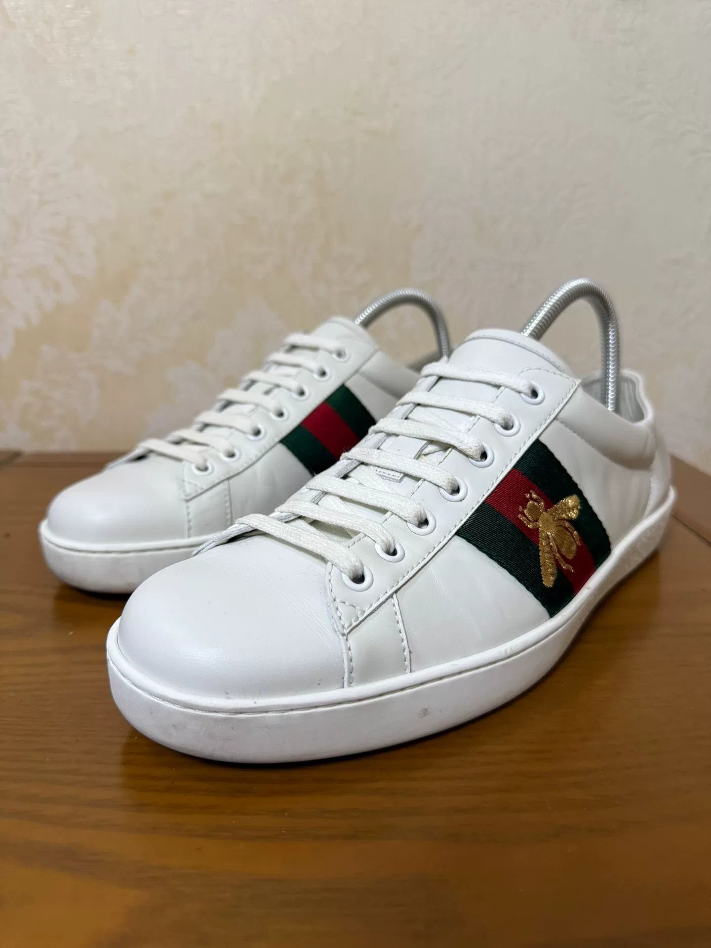 Gucci Gucci White Lowtop Sneakers 41 Men Size US 8.5 / EU 41-42 - 1 Thumbnail