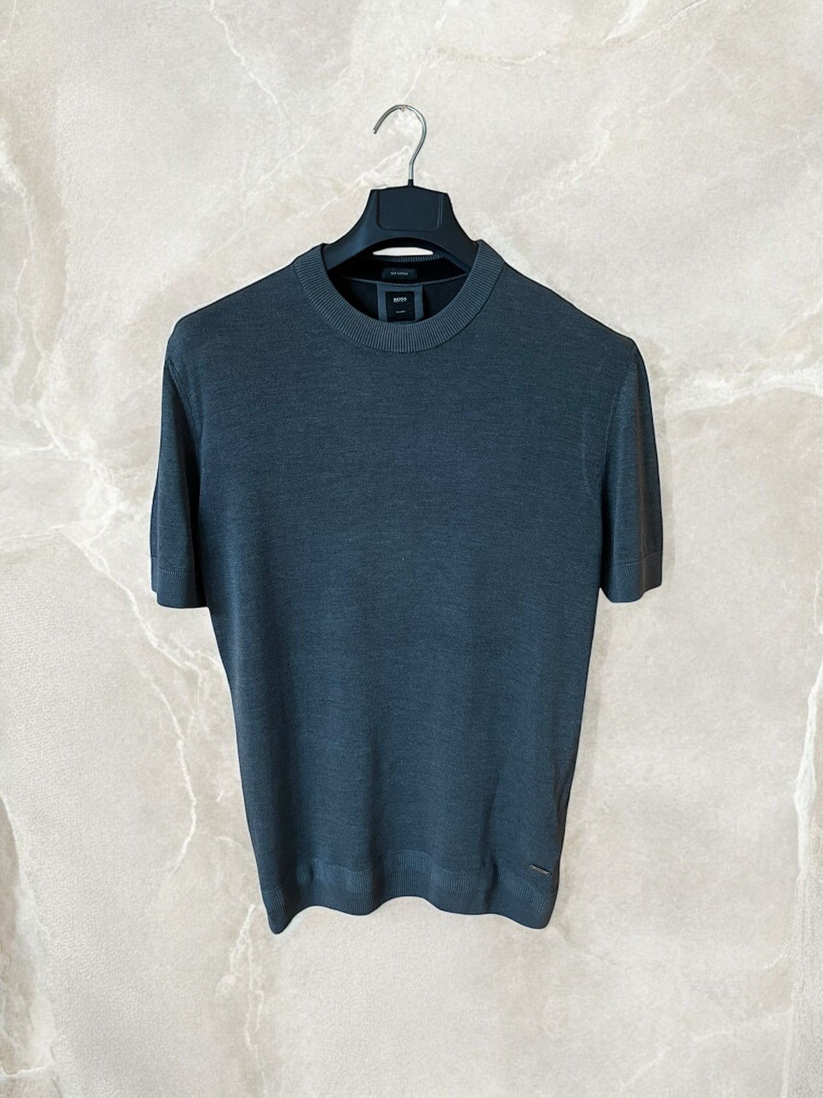 Hugo Boss × Vintage Hugo BOSS SILK/COTTON knitted tee classic fit metal logo y2k Size US L / EU 52-54 / 3 - 1 Thumbnail