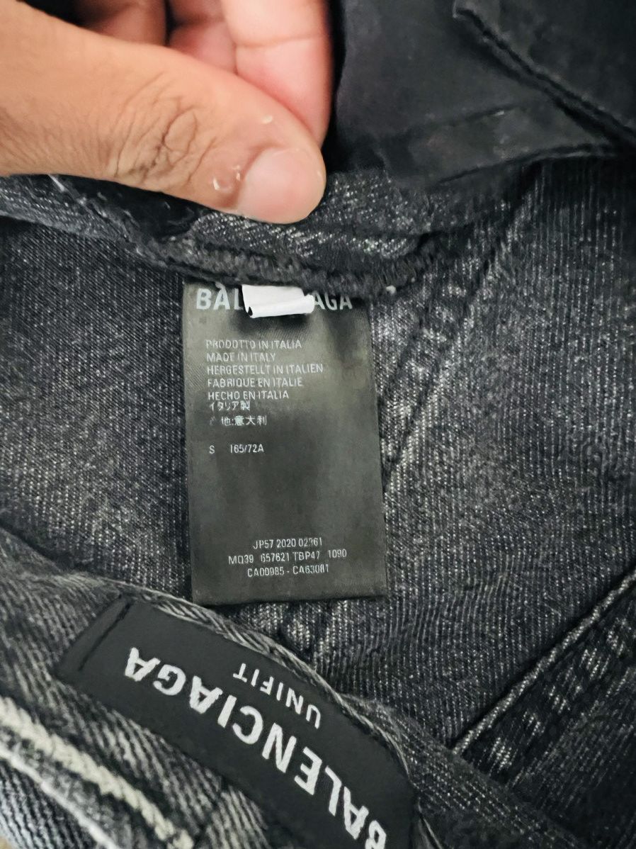 Balenciaga Balenciaga grey wide shorts with worn effect SIZE S Size US 31 - 6 Thumbnail