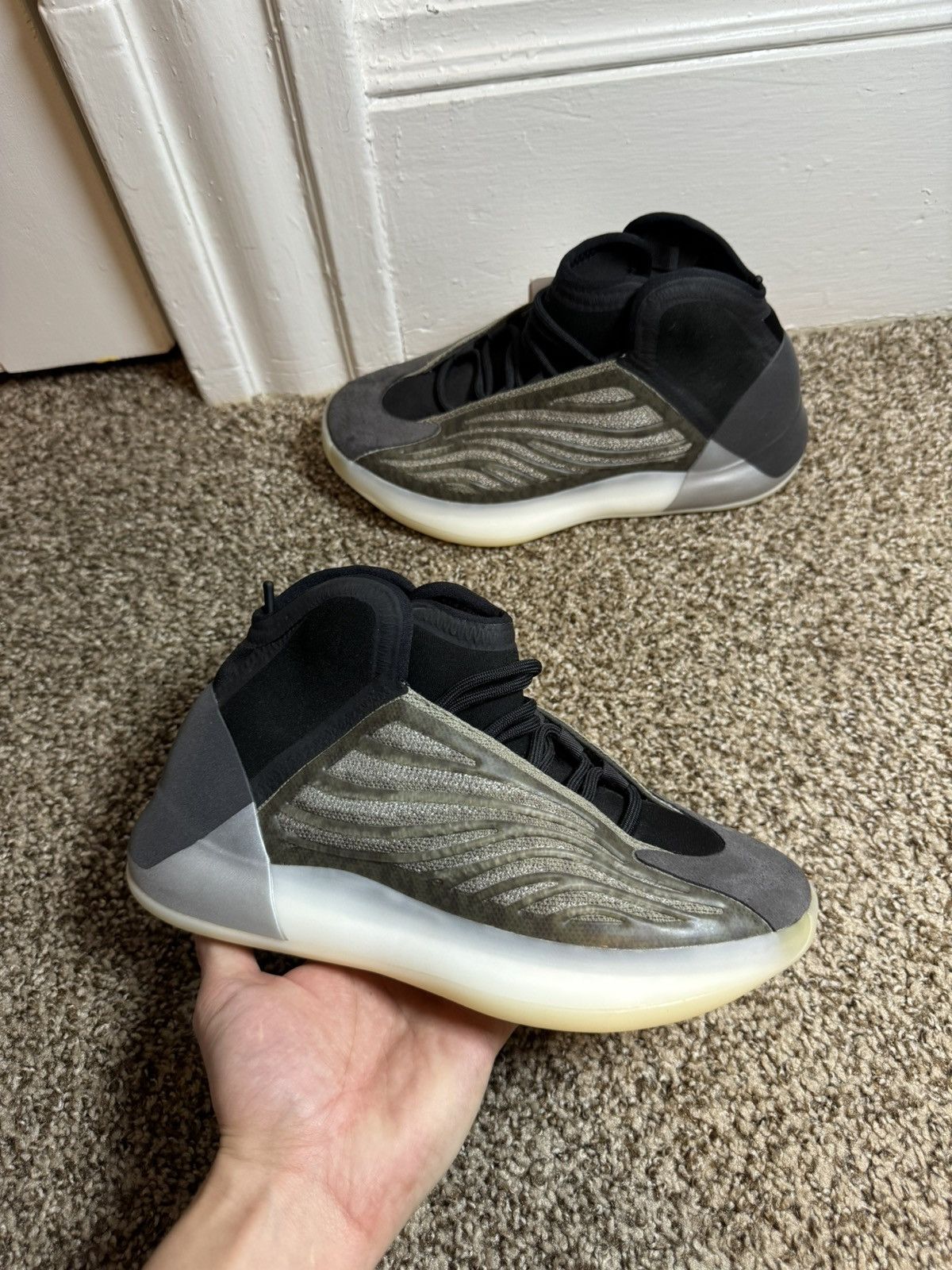 adidas gazelle silver green womens adidas Men's Yeezy 500 "Stone Salt"
