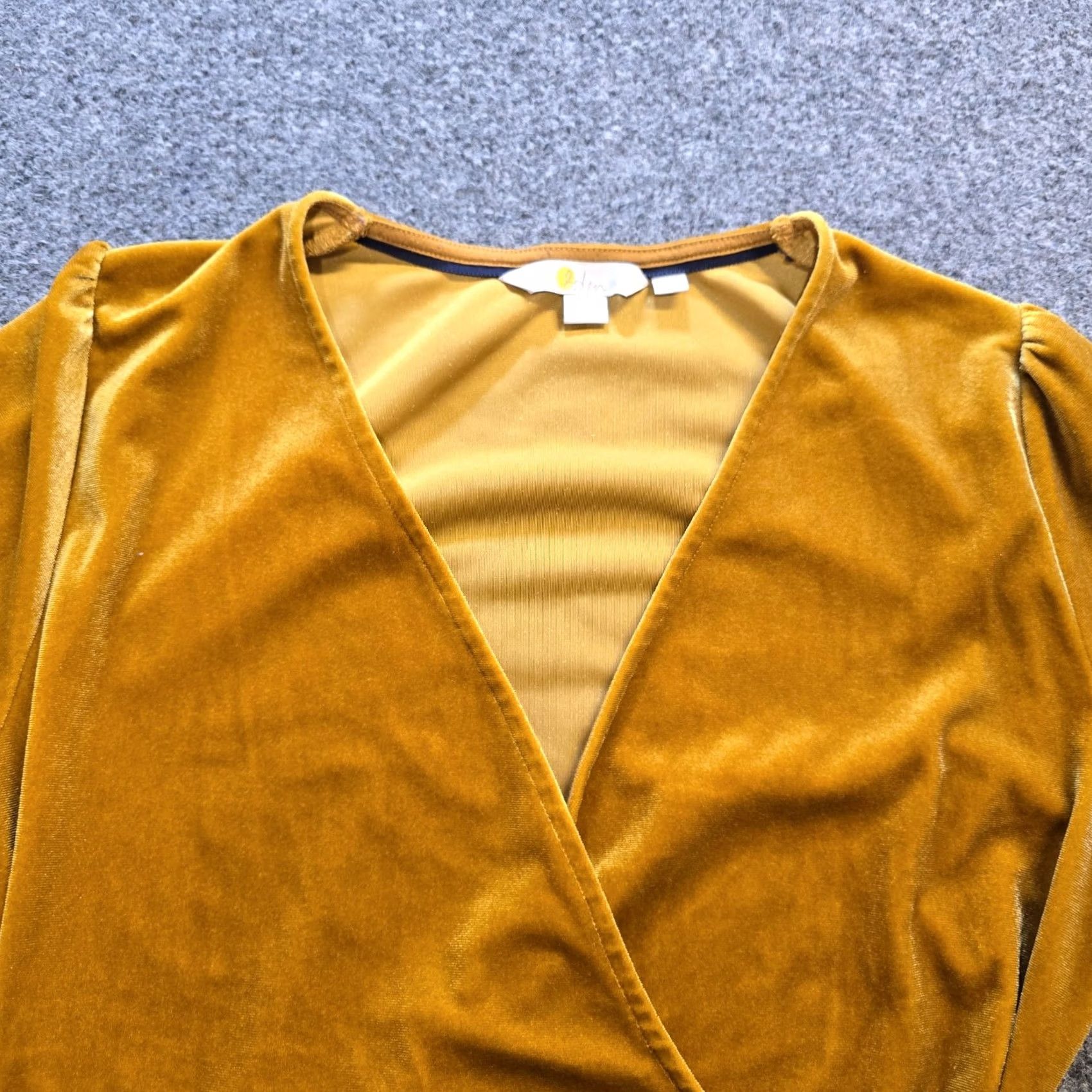 Boden Boden Top Blouse Womens 6 Yellow Mustard Velour Faux Wrap Long Sleeve Classic Holiday Size M / US 6-8 / IT 42-44 - 2 Thumbnail