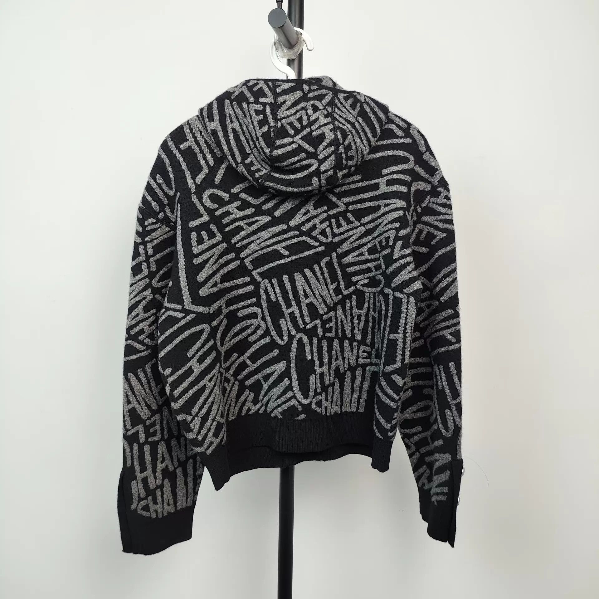 Chanel Chanel Women's 21N Cotton All-Over Print Black Sweater 42 Size M / US 6-8 / IT 42-44 - 2 Thumbnail