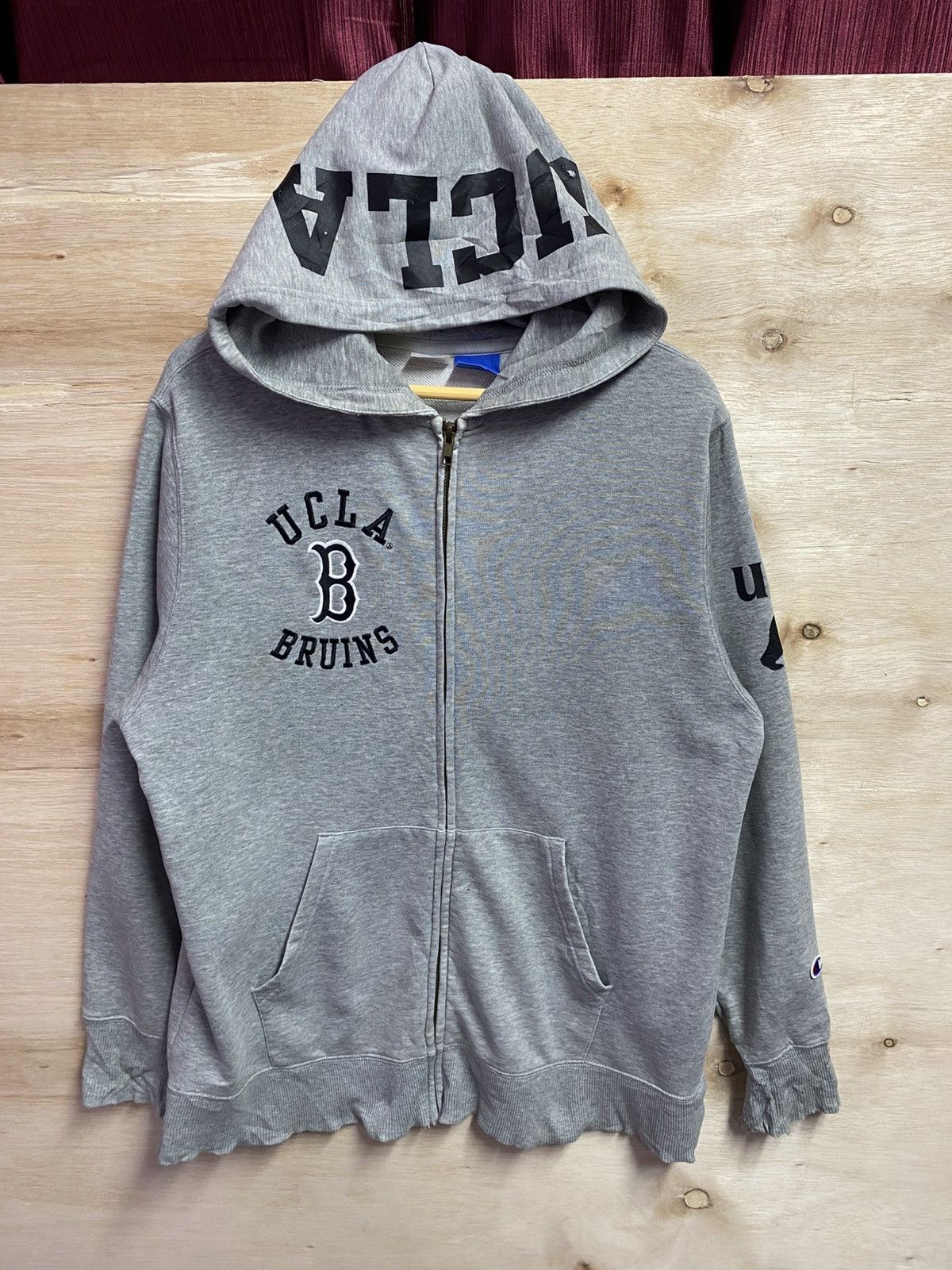 Champion gray Champion UCLA Bruins full-zip hooded sweatshirt. Size US XL / EU 56 / 4 - 1 Thumbnail