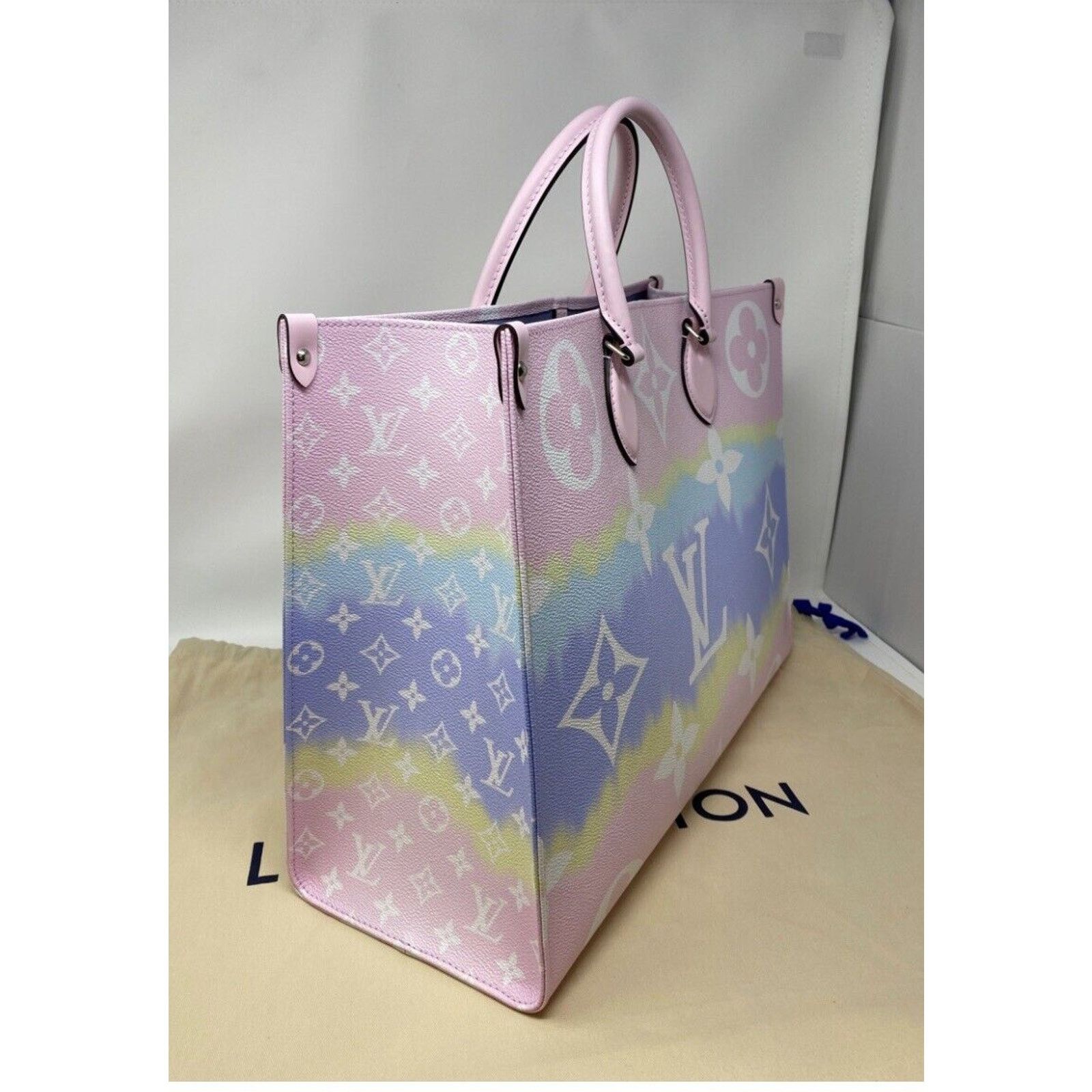 Louis Vuitton Louis Vuitton OnTheGo GM Escale Porto Cervo Limited Ed 🦄 Size ONE SIZE - 8 Thumbnail