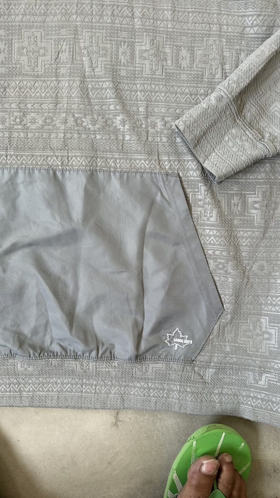 Vintage VINTAGE LOGOSDAYS PATTERN HOODIE Size US L / EU 52-54 / 3 - 3 Thumbnail