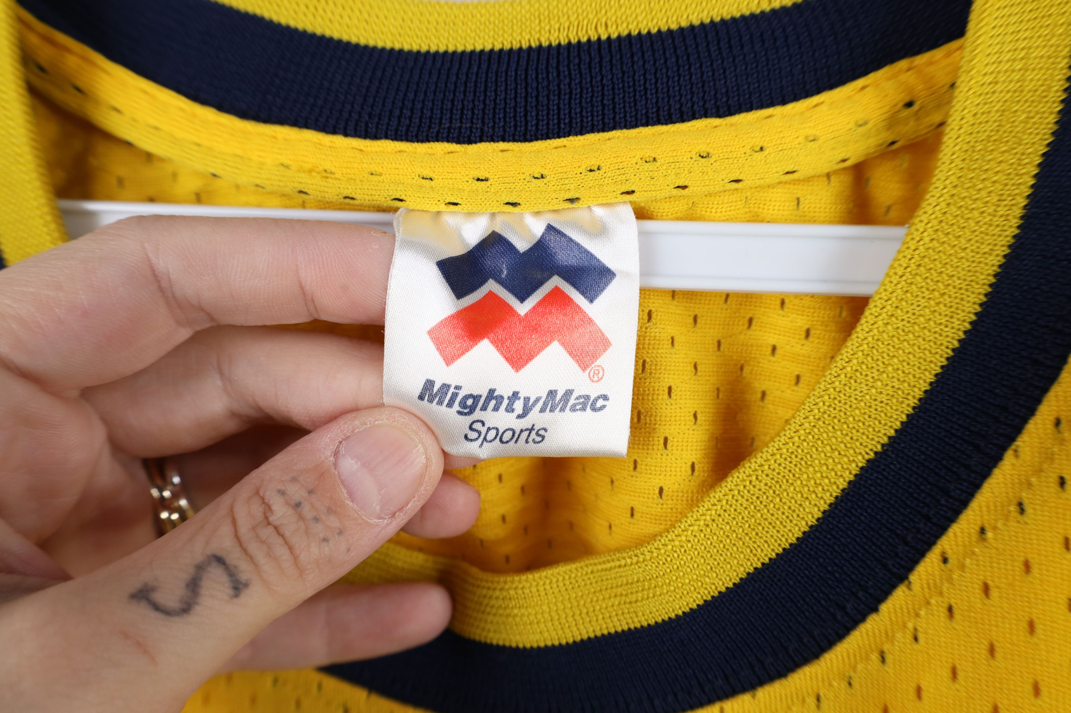 Vintage Vintage 90s University of Michigan Basketball Jersey Mesh Size US S / EU 44-46 / 1 - 9 Thumbnail