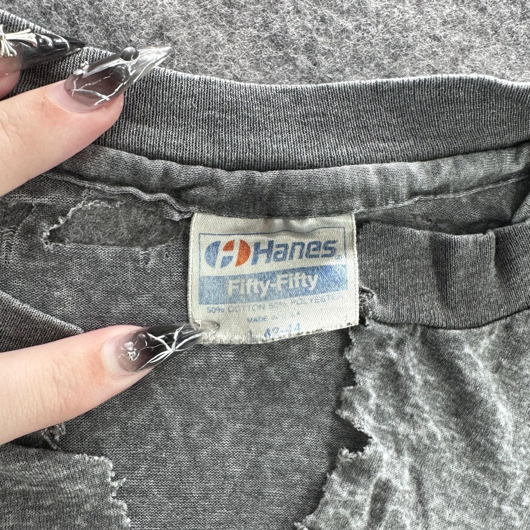 Hanes VINTAGE S & D Mason Contractors Shirt Mens Medium 50/50 Made USA Distressed 90s Size US L / EU 52-54 / 3 - 4 Thumbnail
