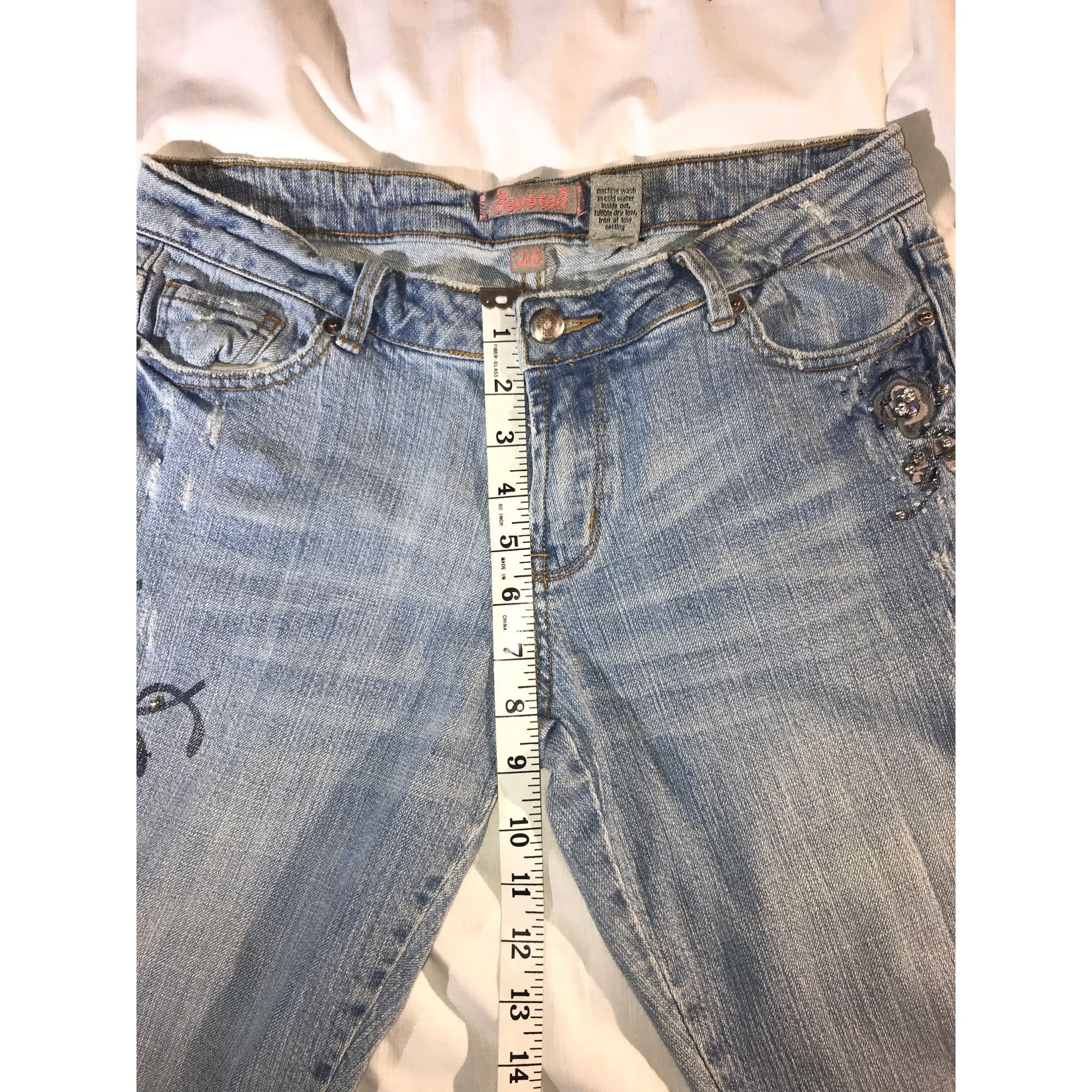 Vintage Devoted Women Embroidered Floral Rhinestones Distressed Jean Size 28" / US 6 / IT 42 - 5 Thumbnail