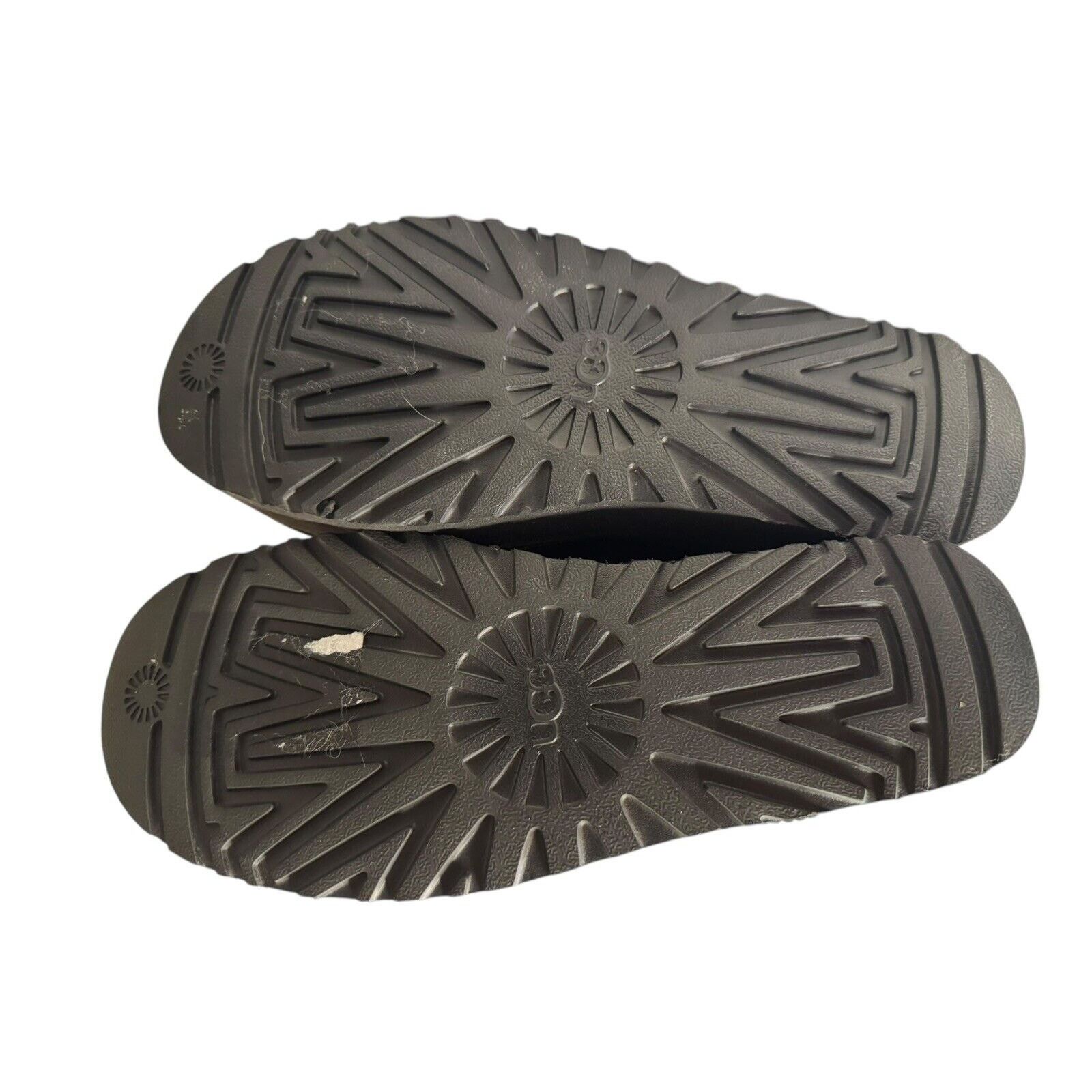 Ugg UGG NEW Classic Mini Platform Felted Black Sheepskin Boots Size US 9 / IT 39 - 8 Thumbnail