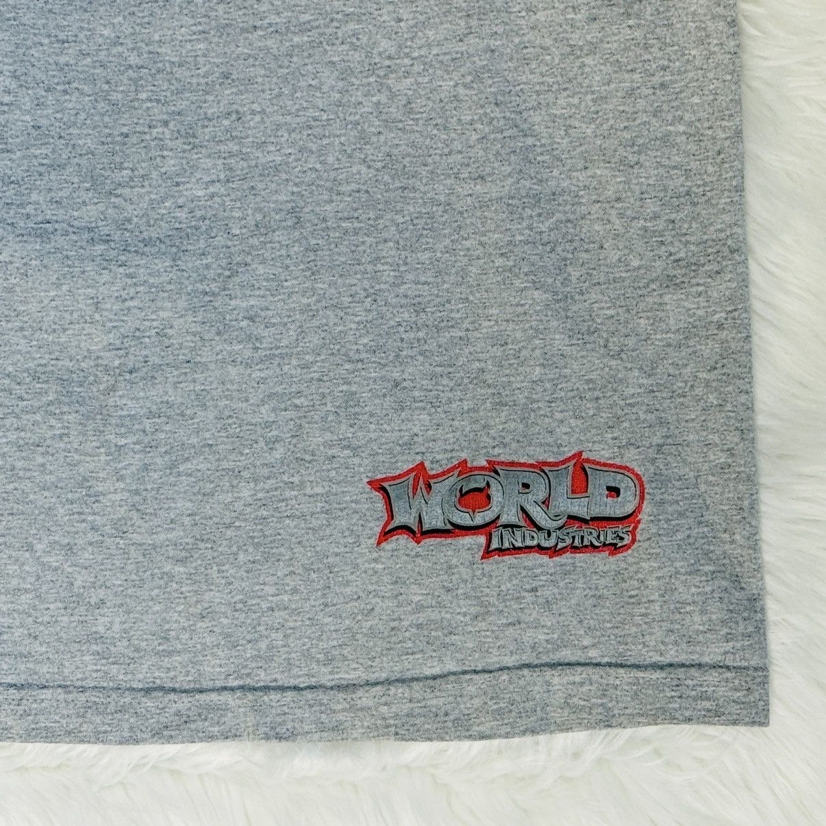 World Industries Vintage WORLD INDUSTRIES Flame Logo T-Shirt - Gray Size US M / EU 48-50 / 2 - 4 Thumbnail
