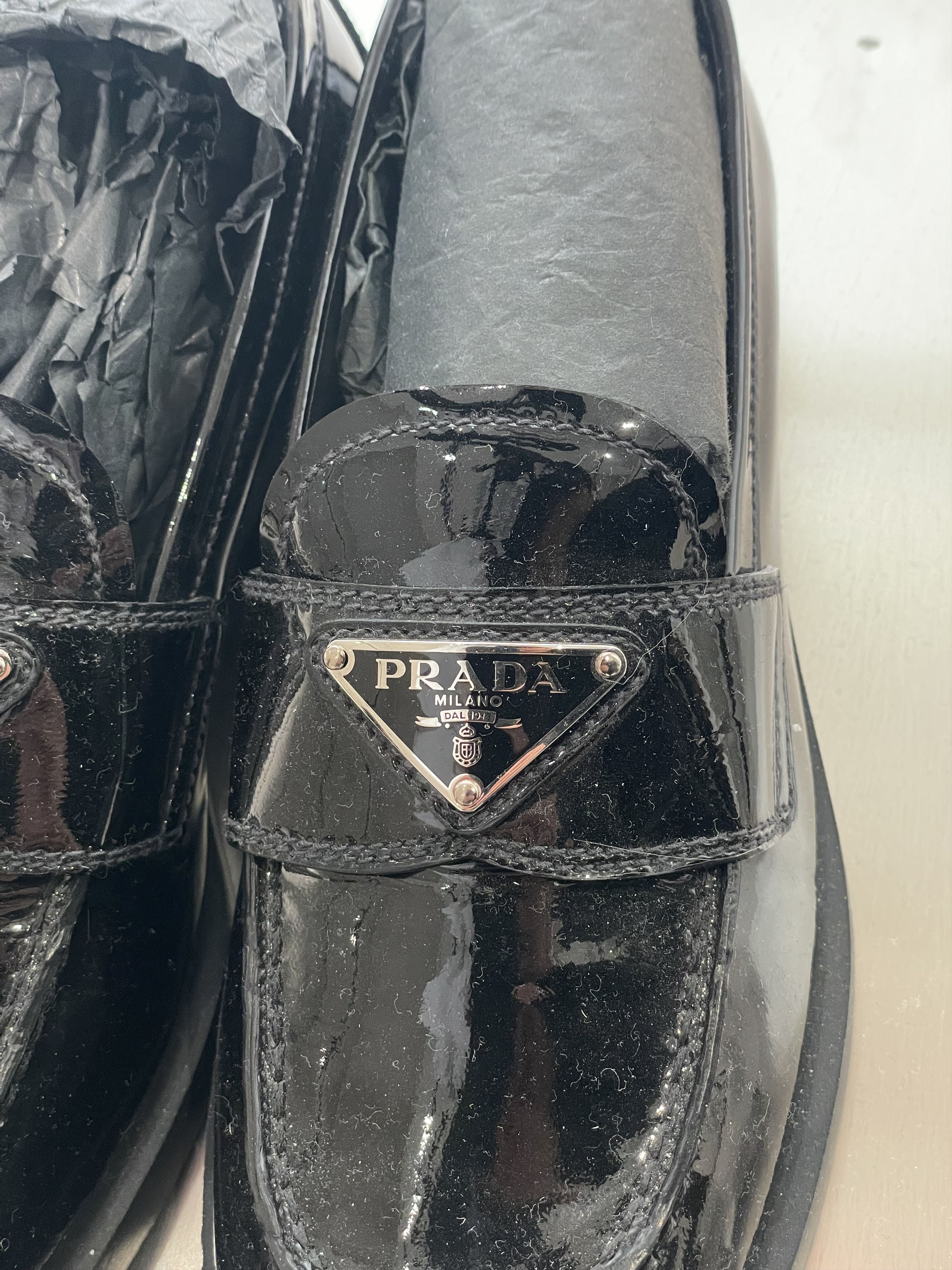 Prada Prada Lacquer Patent Leather Cross Round Toe Loafers Size US 8 / IT 38 - 10 Thumbnail