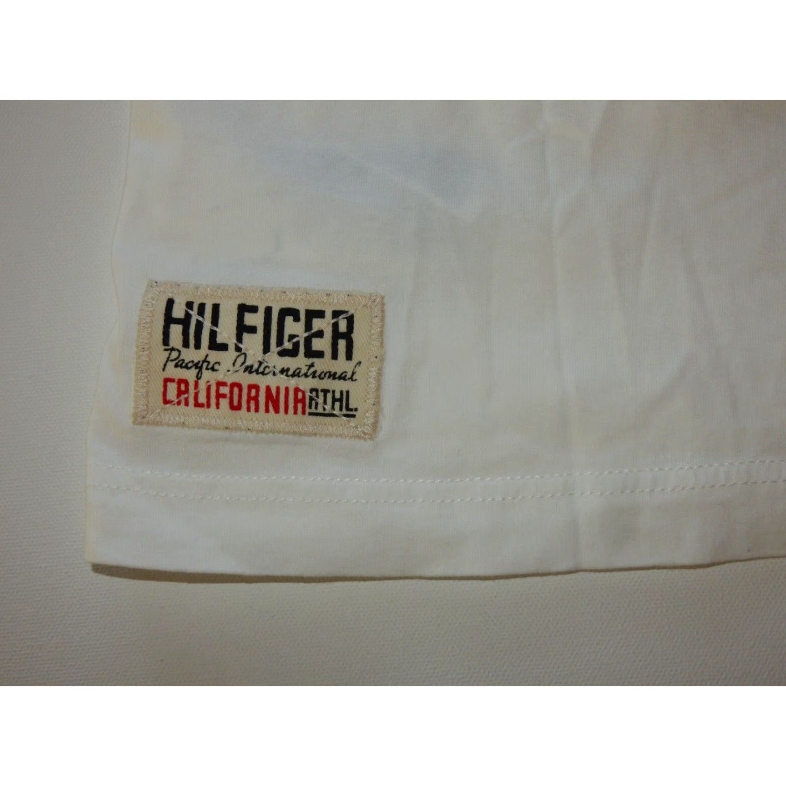 Tommy Hilfiger Tommy Hilfiger Men's T-Shirt Size XXL Short Sleeve White Graphic Print 90s Size US XXL / EU 58 / 5 - 2 Thumbnail