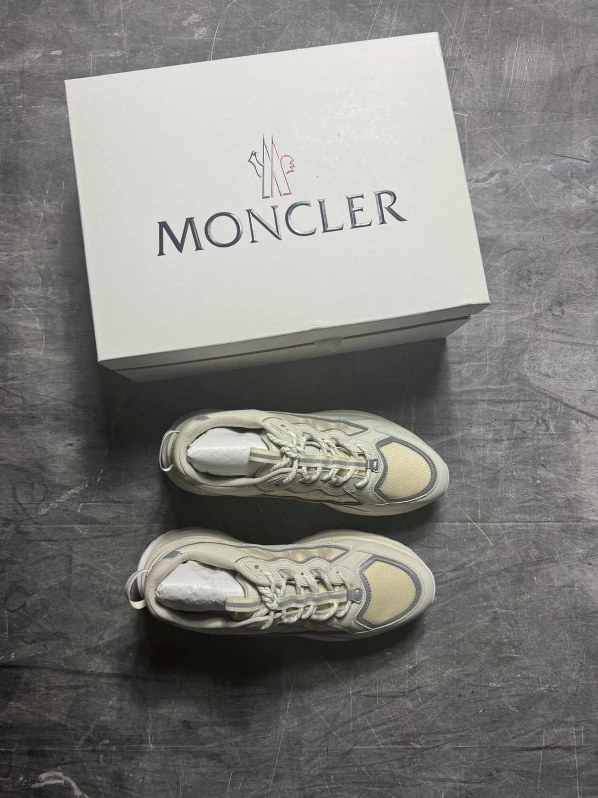 Moncler Moncler Lite Runner in White Size US 11 / EU 44 - 2 Thumbnail