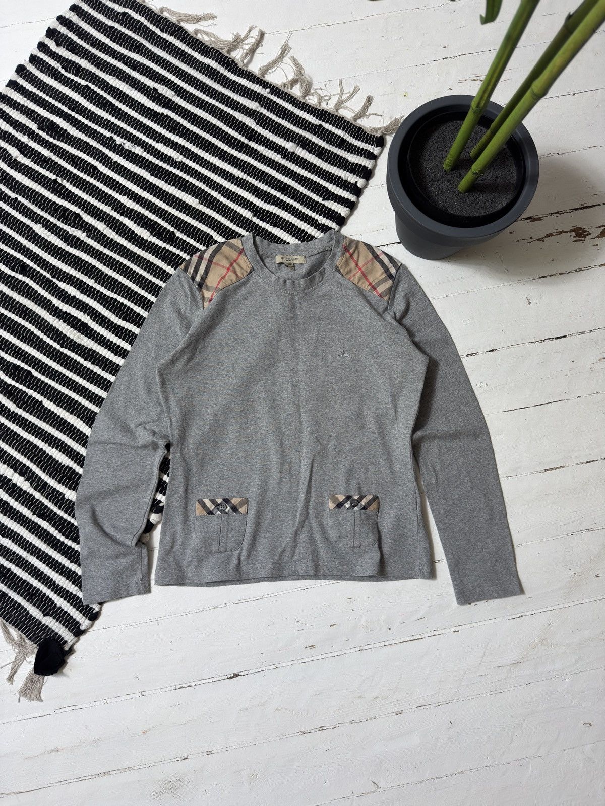 Burberry VINTAGE BURBERRY NOVA CHECK 2000s CUTE LONG SLEEVE Size S / US 4 / IT 40 - 1 Thumbnail