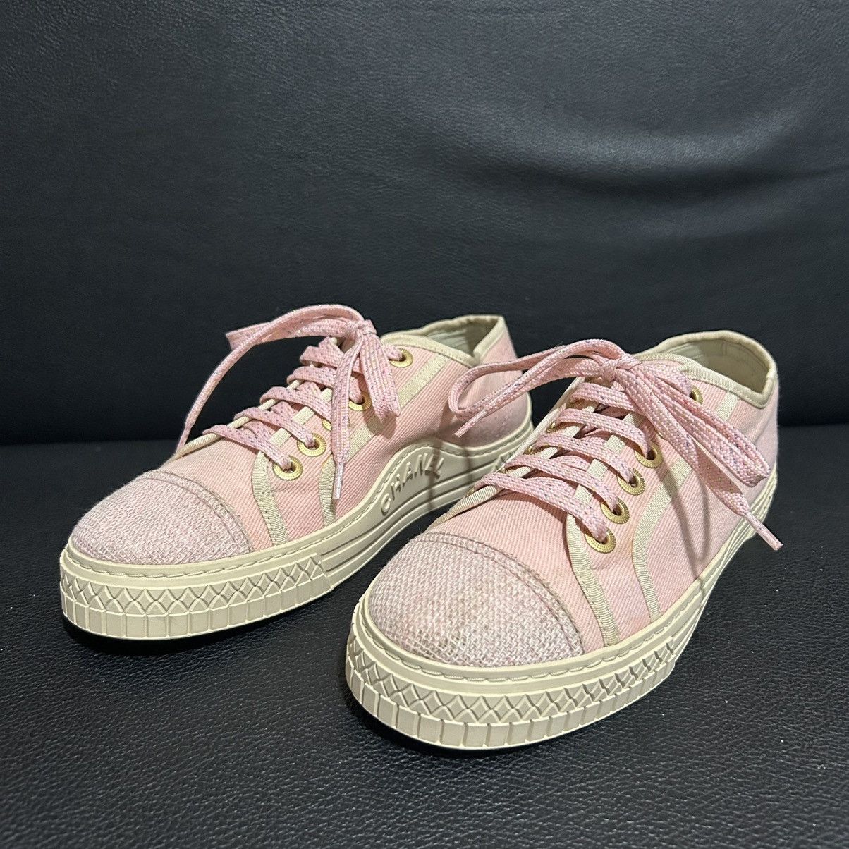 Chanel CHANEL - PINK CANVAS SNEAKERS Size US 7 / IT 37 - 1 Thumbnail