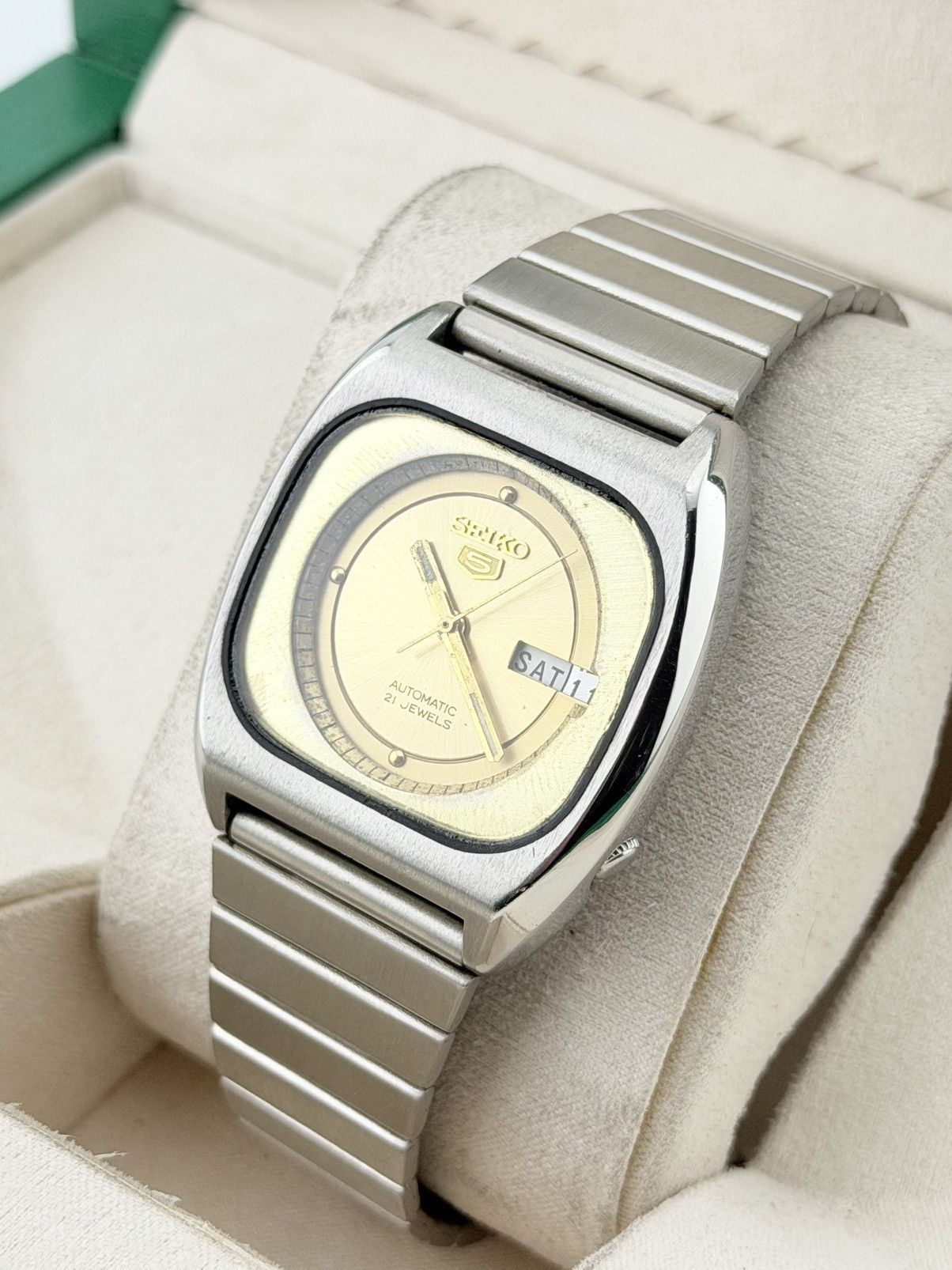 Seiko Vintage Seiko 5 Automatic Golden Dial Watch Day/Date Watch Size 36 - 4 Thumbnail