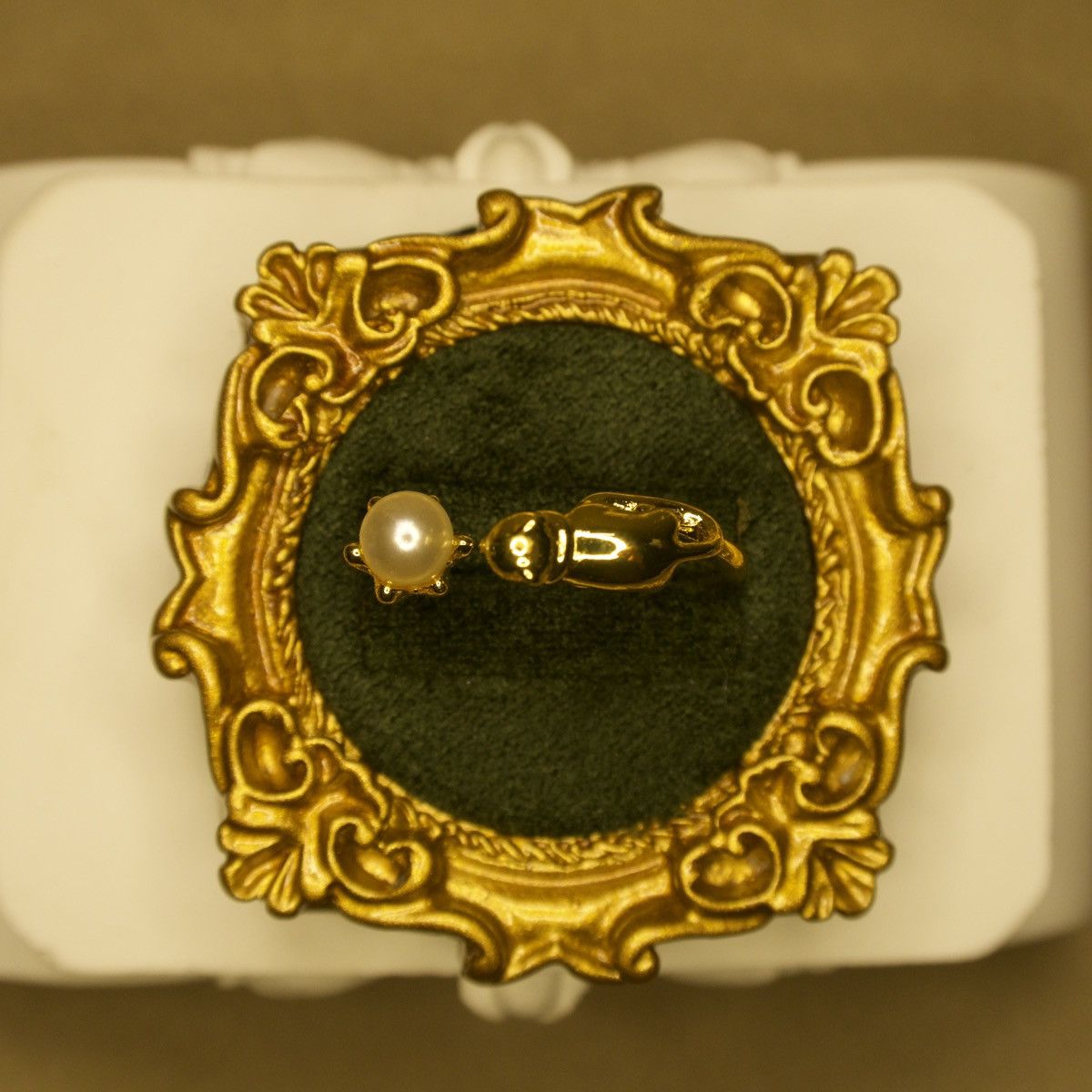 Other Cat Chasing the Pearl Ring Size ONE SIZE - 2 Thumbnail