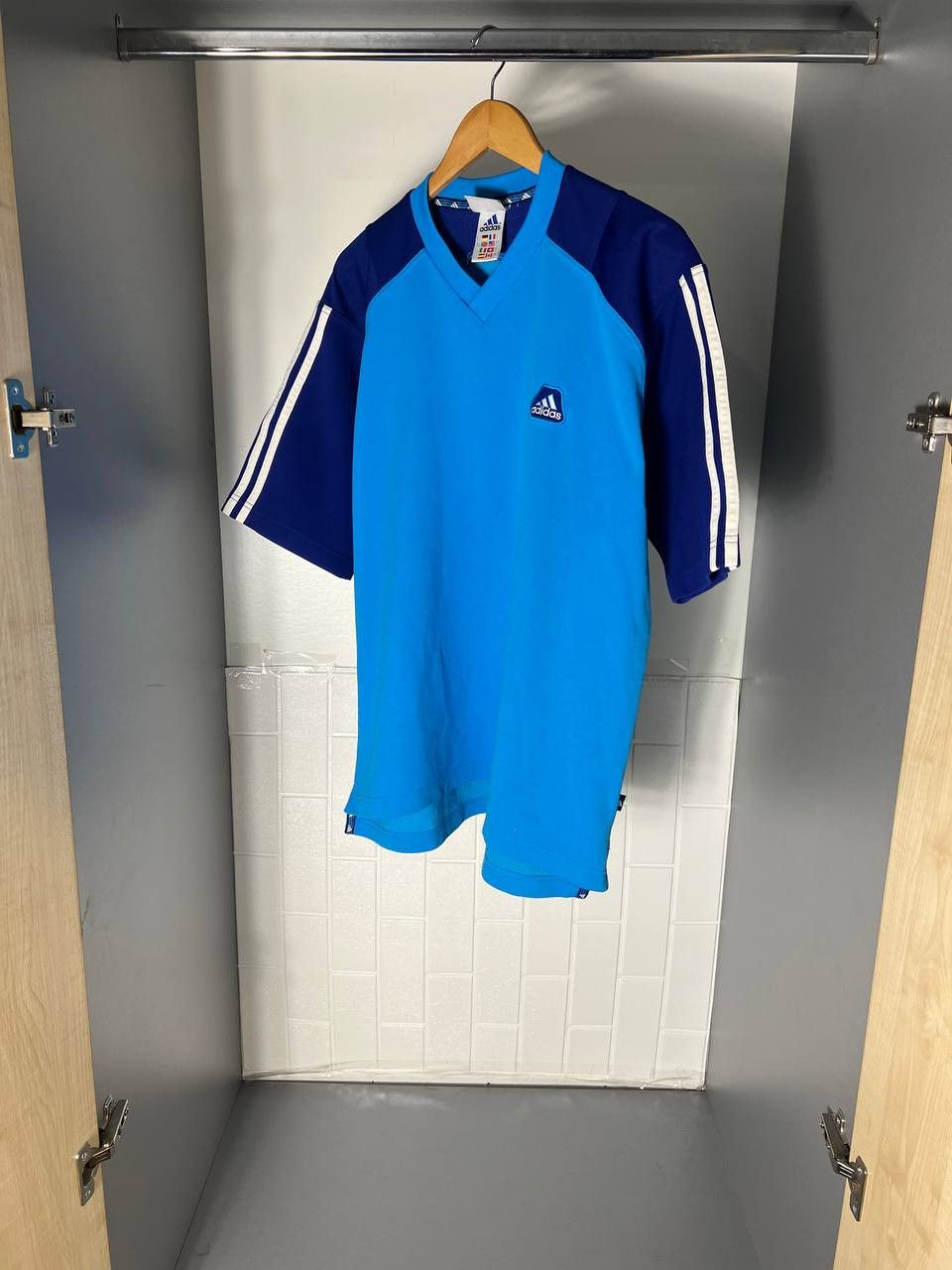 Adidas VINTAGE ADIDAS ORIGINAL EQUIPMENT RETRO T-SHIRT Y2K 90s Size US L / EU 52-54 / 3 - 4 Thumbnail
