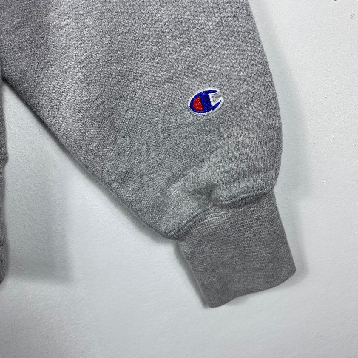 Champion × Vintage Vintage 00's CHAMPION Reverse Weave Embroidery Logo Crewneck Size US M / EU 48-50 / 2 - 3 Thumbnail