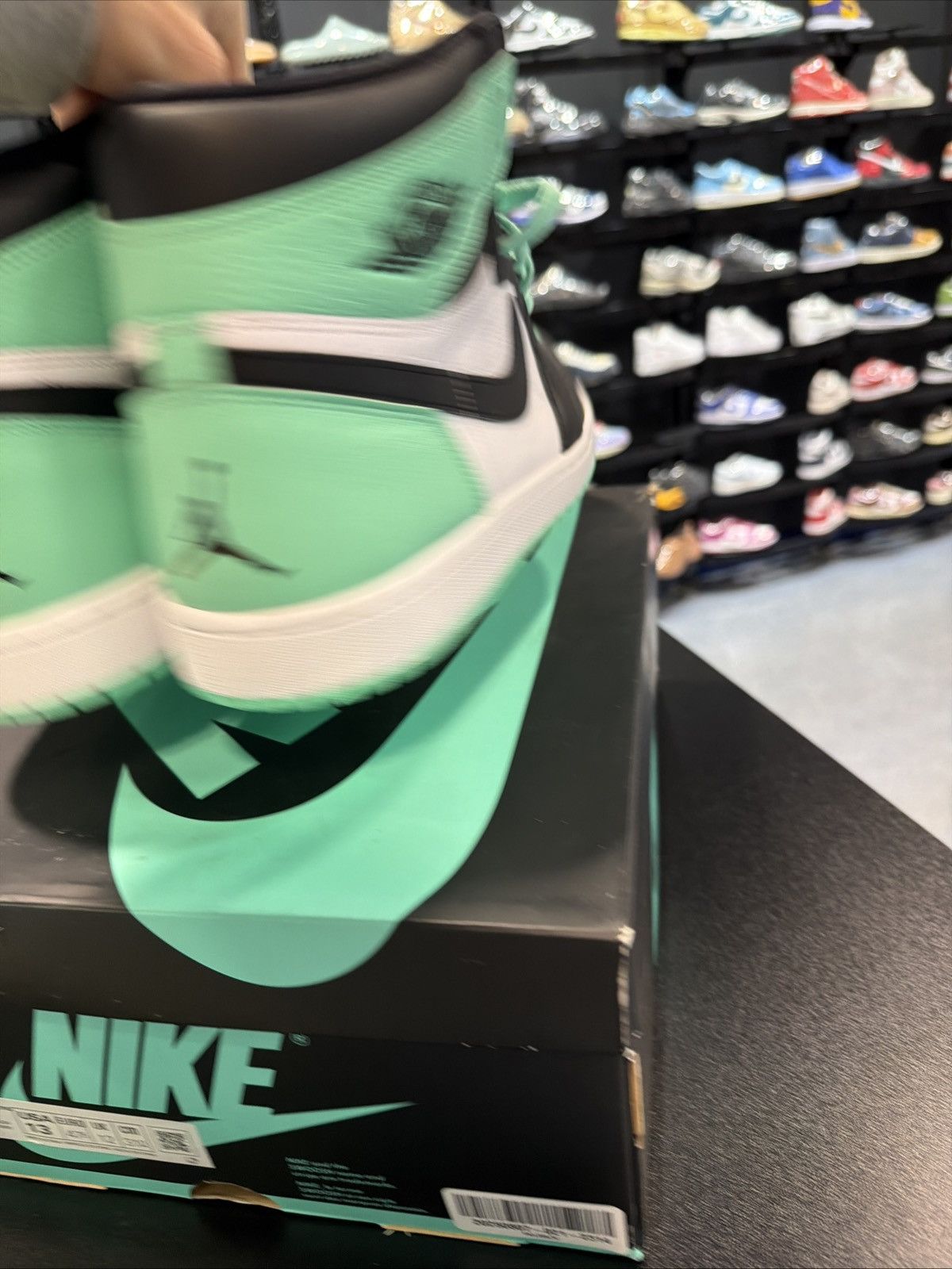 Jordan Brand Jordan 1 high size 13 green glow brand new quick shipp Size US 13 / EU 46 - 9 Thumbnail
