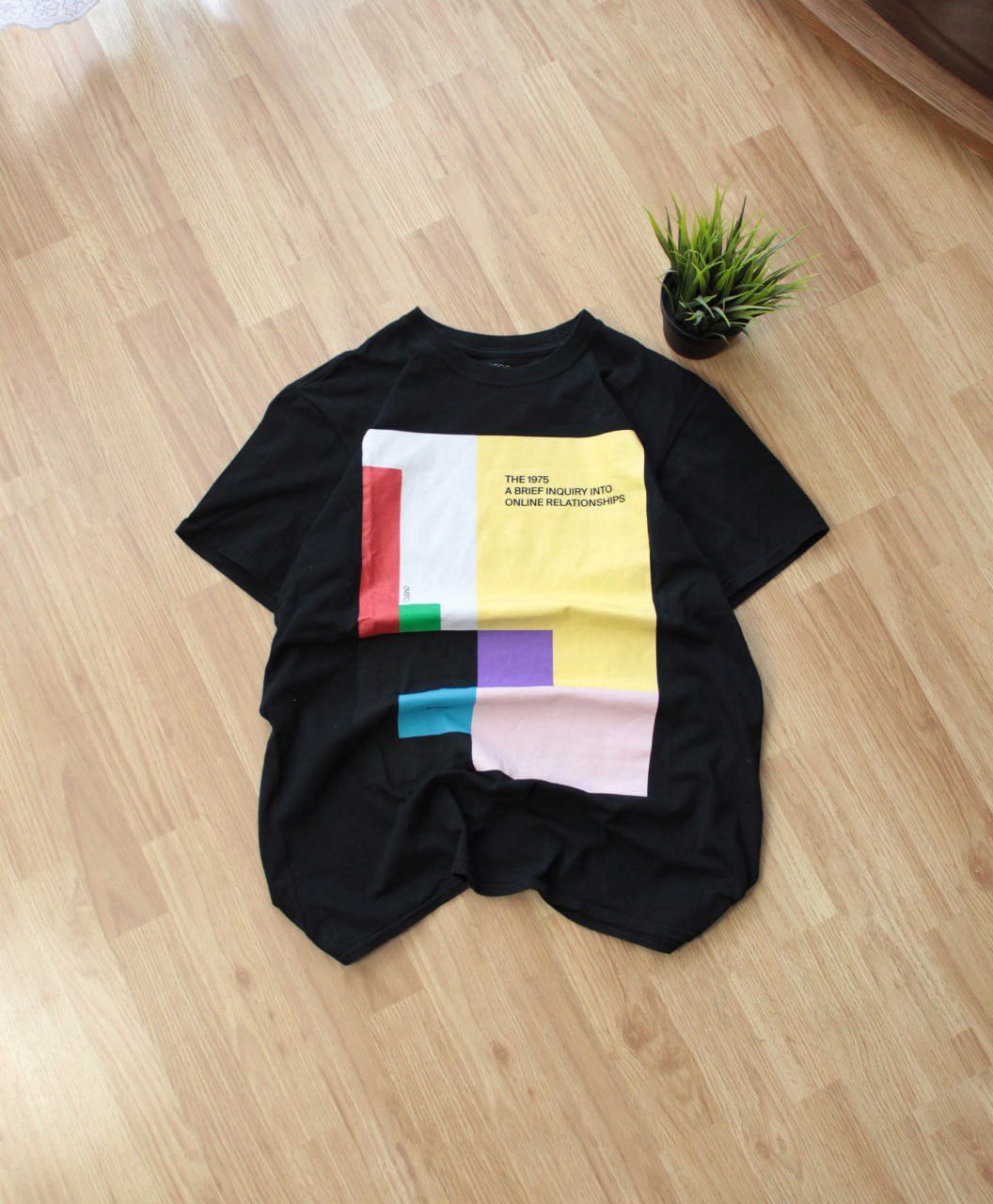 Band Tees 🔥 The 1975 A Brief Inquiry Into Online Relationships T Shirt Size US L / EU 52-54 / 3 - 1 Thumbnail