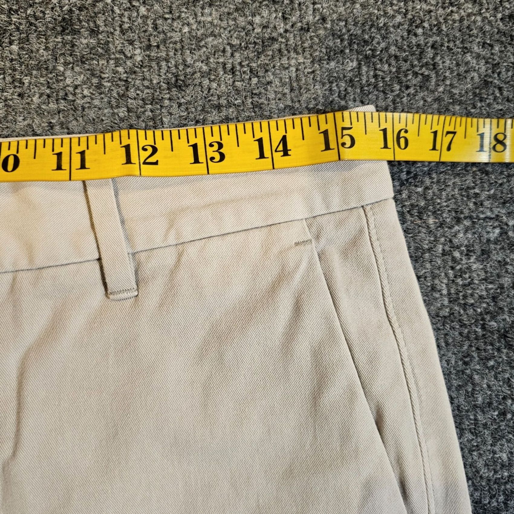 Everlane Everlane Uniform Pants Mens 31x30 Beige Chino Tapered Flat Front Casual Career Basic Pants Mens Beige Chino Tapered Flats Front Pockets 30in Inseam Size US 31 - 5 Thumbnail