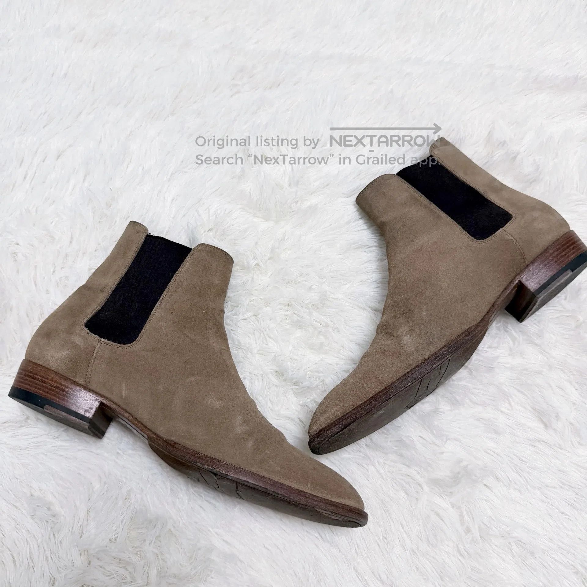 Saint Laurent Paris Saint Laurent Paris Desert-colored suede Wyatt ...