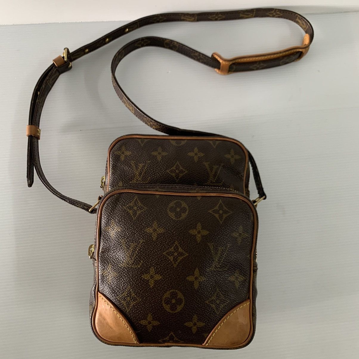 Louis Vuitton Louis Vuitton Amazon Monogram Slingbag Size ONE SIZE - 3 Thumbnail