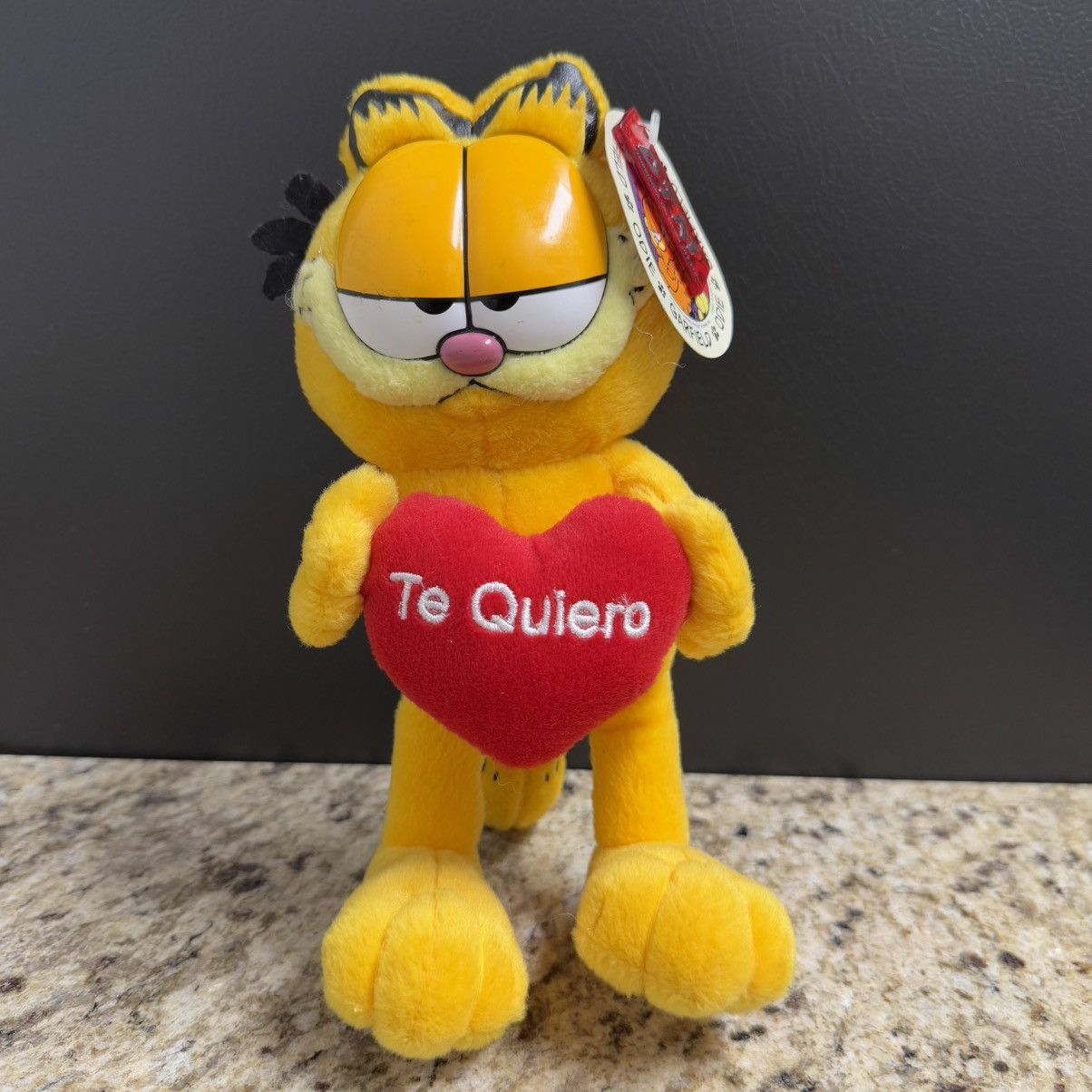 Vintage Vintage Garfield “Te Quiero” 10" Spanish Valentine Plush NWT Size ONE SIZE - 1 Thumbnail