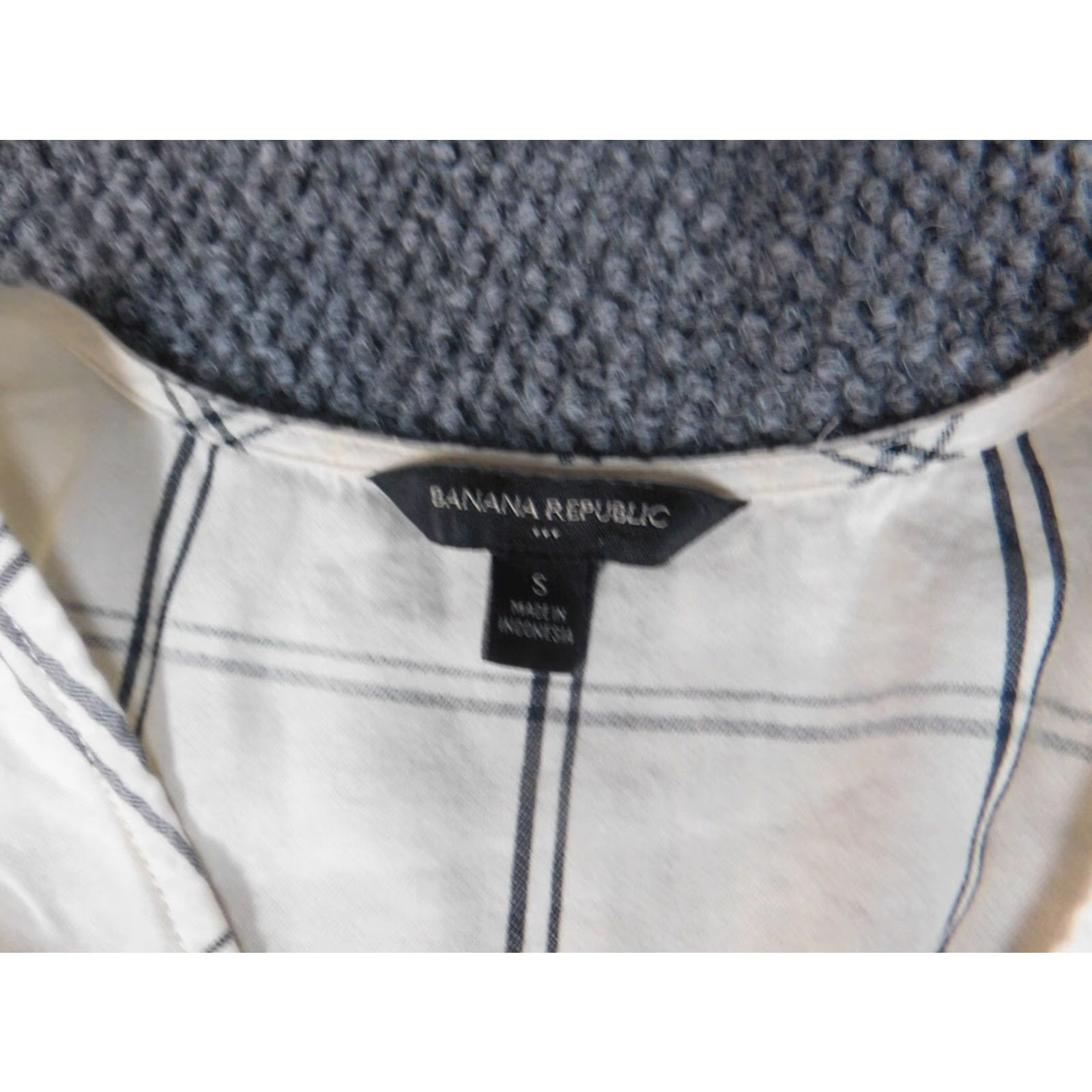 Banana Republic Banana Republic Womens Blouse Small Black beige plaid snap top classic knot Size S / US 4 / IT 40 - 6 Thumbnail